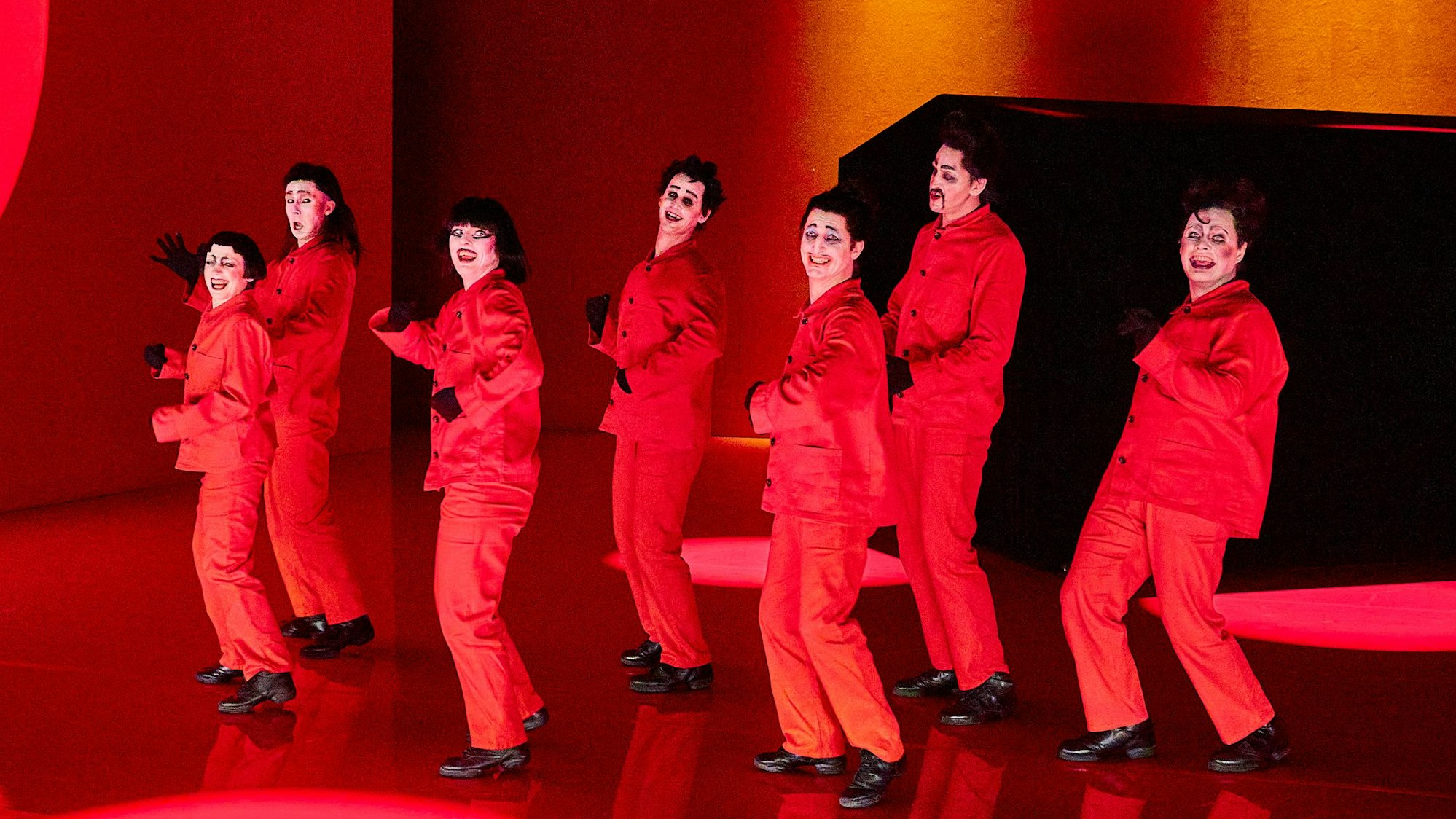 „Rabatz“ von Herbert Fritsch im Schauspiel Köln.