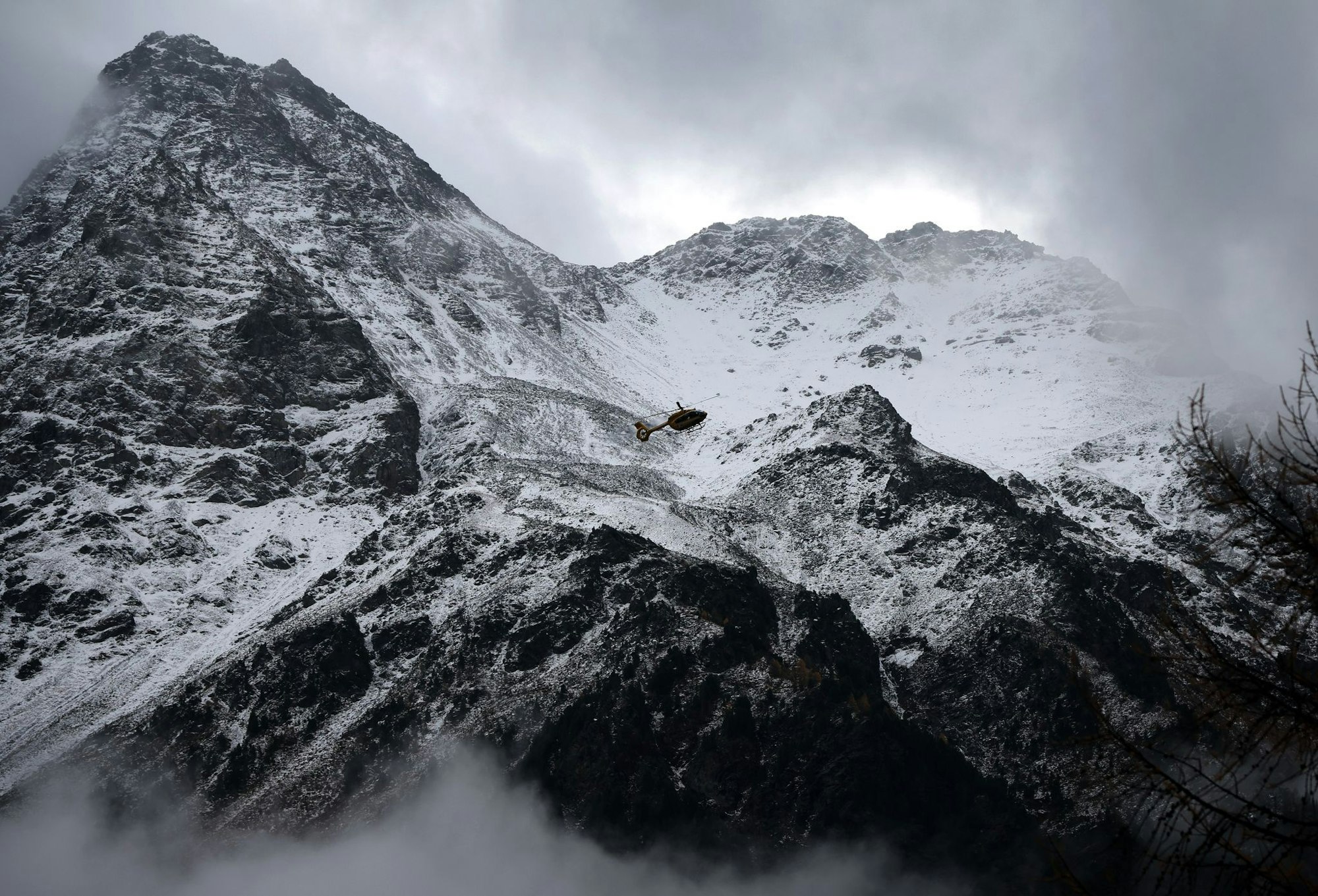 Über dem Ortlergebirge hingen am Wochenende dichte Wolken.