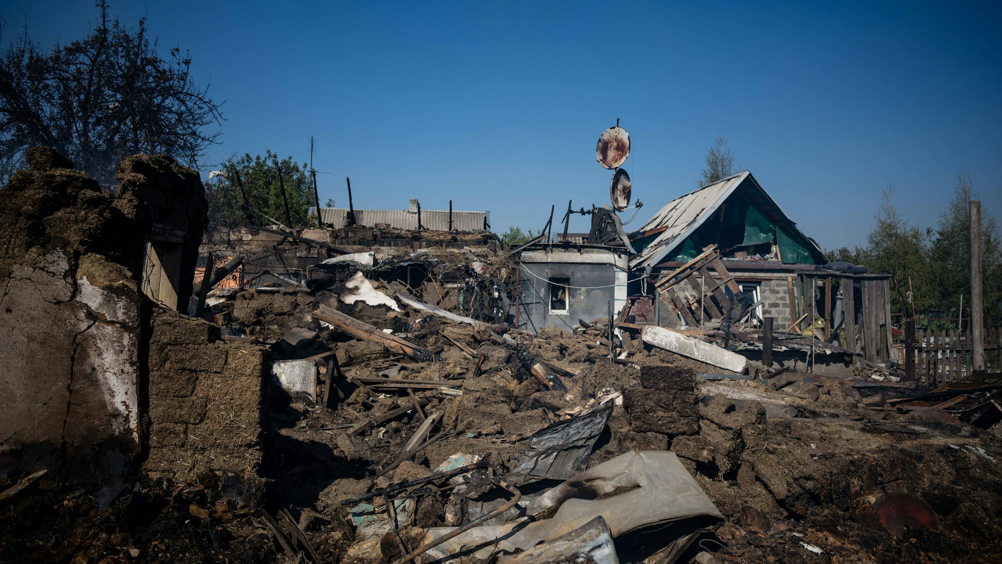 Zerstörte Häuser in der ostukrainischen Stadt Pokrowsk. (Archivbild)
