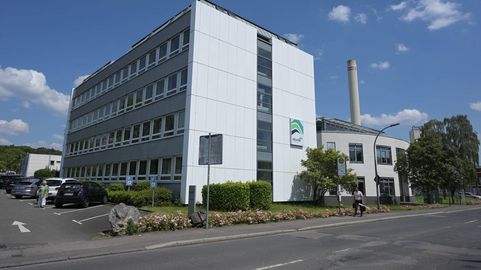 Das Foto zeigt das Belkaw-Verwaltungsgebäude in Bergisch Gladbach