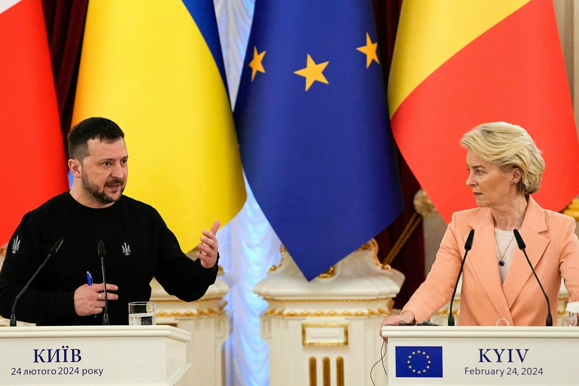 Will einen schnellen EU-Beitritt: Der ukrainische Präsident Wolodymyr Selenskyj, hier bei einer Pressekonferenz mit EU-Kommissionspräsidentin Ursula von der Leyen. (Archivbild)