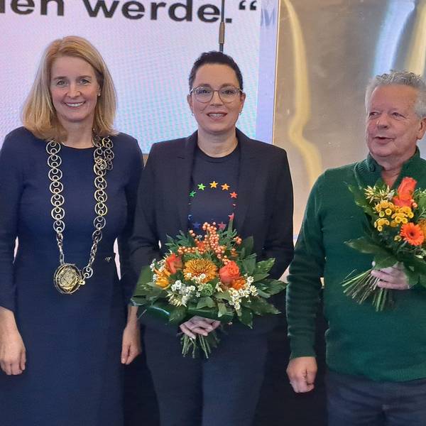 Das Foto zeigt die Wipperfürther Bürgermeisterin Anne Loth und ihre drei Stellvertreter Regina Billstein, Andrea Münnekehoff und Lothar Palubitzki.