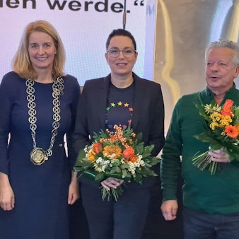 Das Foto zeigt die Wipperfürther Bürgermeisterin Anne Loth und ihre drei Stellvertreter Regina Billstein, Andrea Münnekehoff und Lothar Palubitzki.