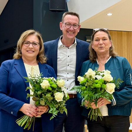 Dirk Runge mit Stella Ignatz und Barbara Düchting