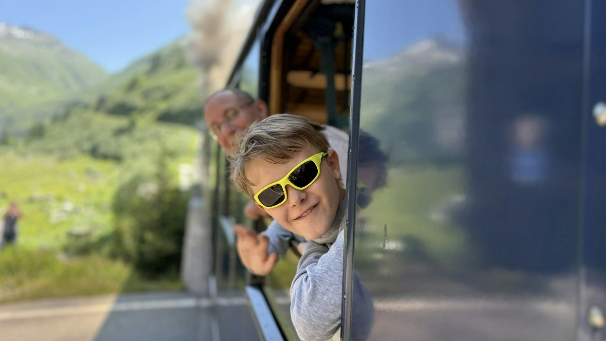 Mino und sein Vater Peter Jirzik haben einen Schweiz-Urlaub für die Nachforschung genutzt, wie ihre Vorfahren nach Windeck kamen.