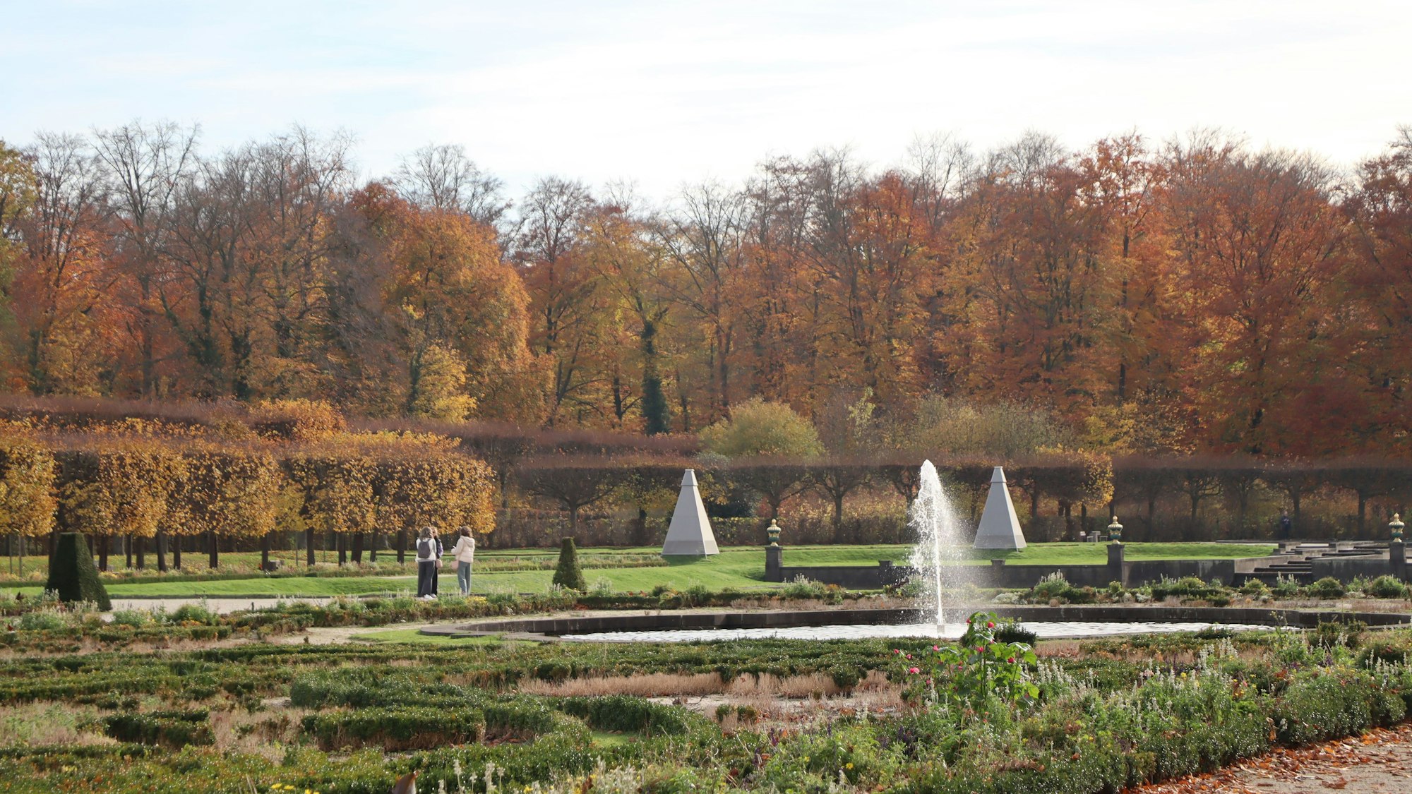 Das Foto zeigt den Schlosspark in Brühl.