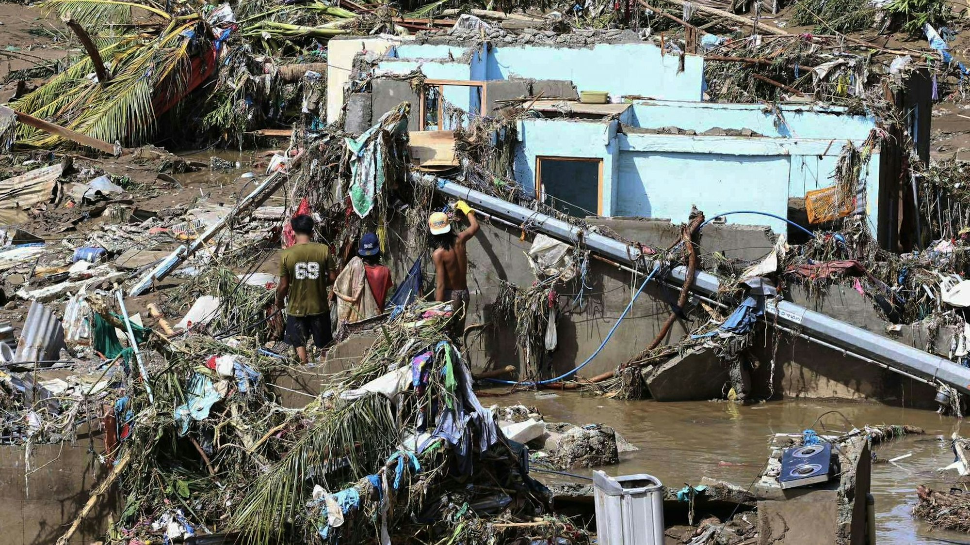 «Kalmaegi» hatte mit Starkregen und heftigem Wind gewütet.