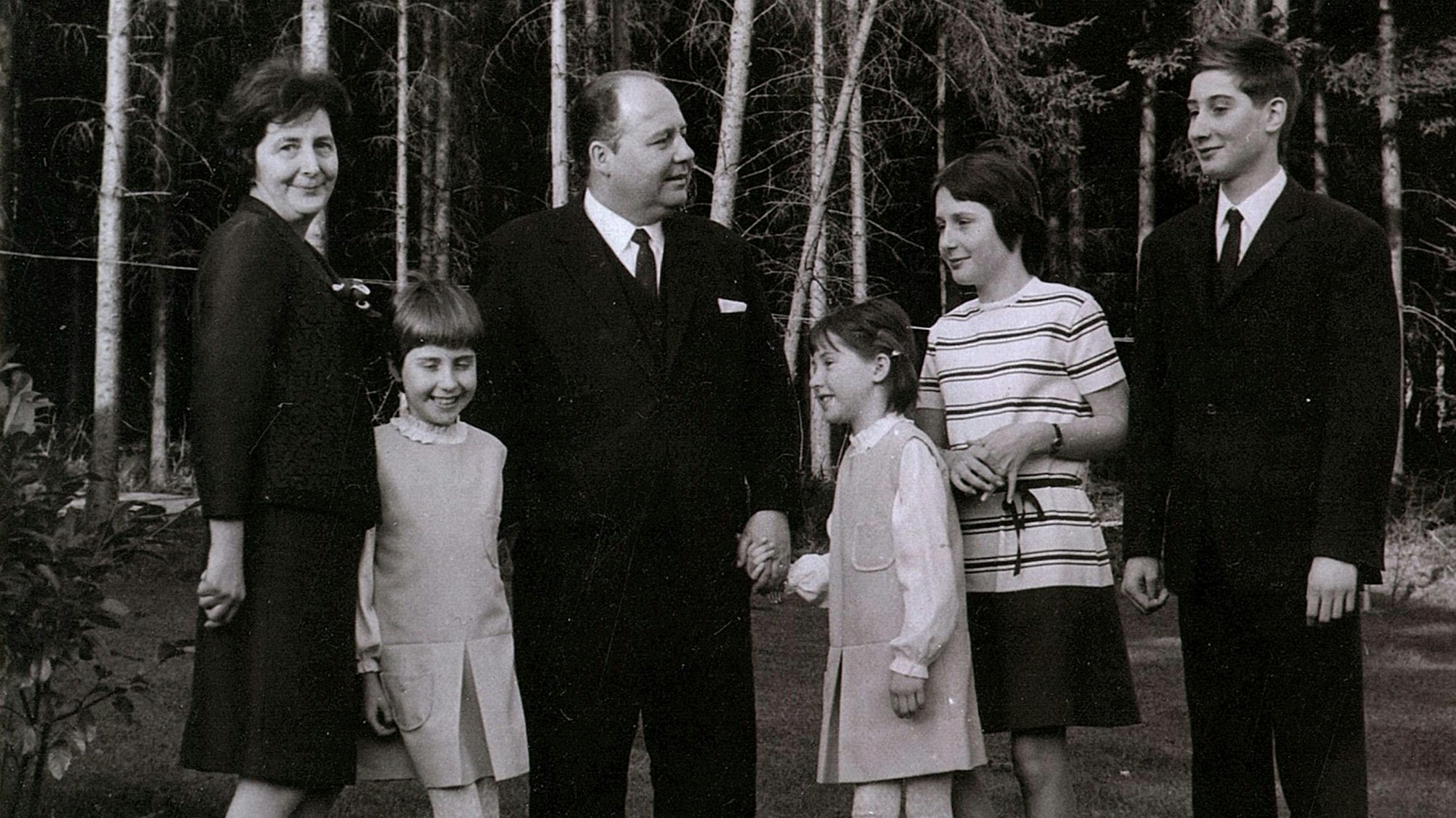 Kurt Müller war in erster Ehe mit der Kraemer-Tochter Else verheiratet. Sowohl er als auch seine Tochter Karin Kasper haben Erinnerungen aufgeschrieben. Von links: Familie Müller: Mutter Else mit Christa, Ehemann Kurt, Eva, Karin und Klaus.