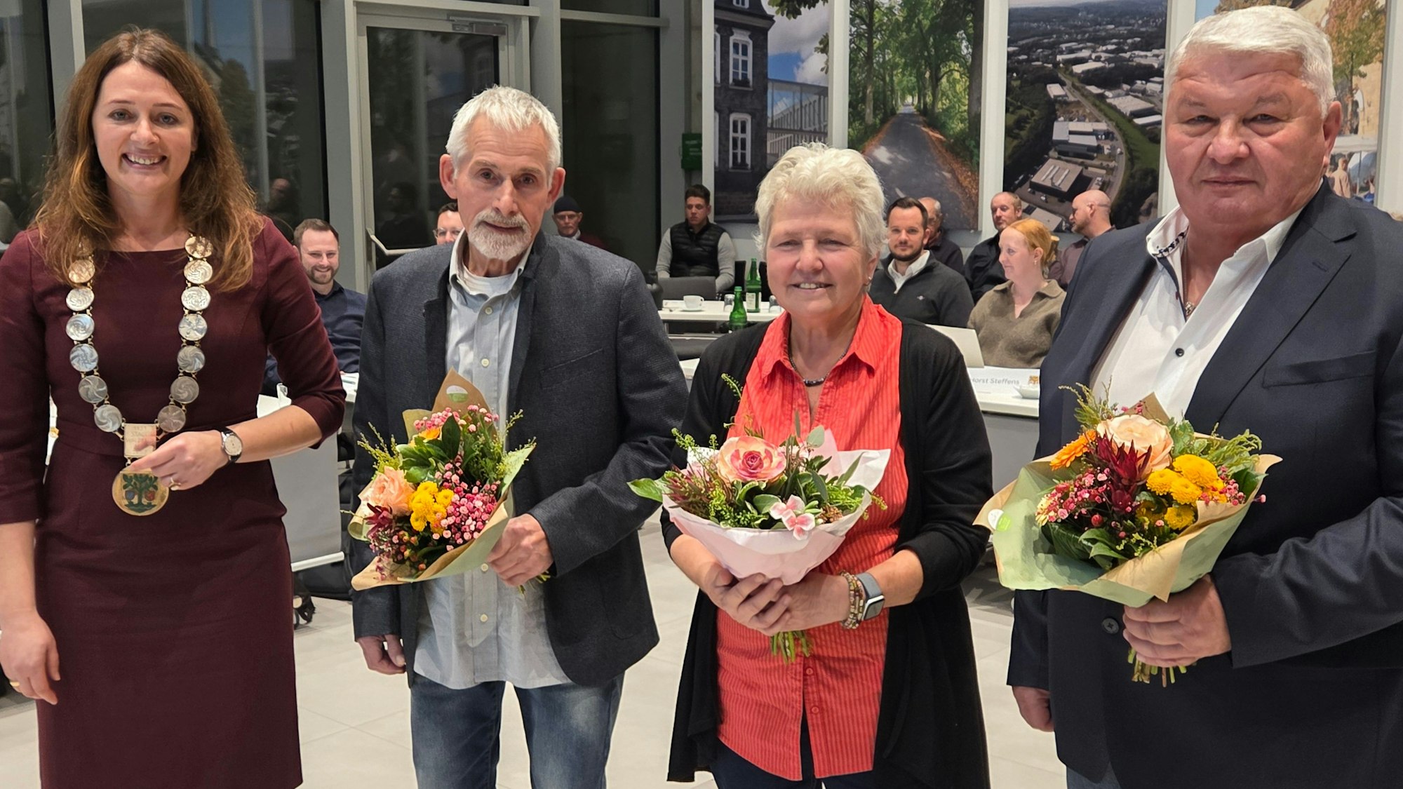 In Waldbröl hat Bürgermeisterin Larissa Weber (links) nun zwei Stellvertreter und eine Stellvertreterin, das sind (von links): Horst Steffens (UWG), Ursula Reinsch (SPD) und Ingo Solbach (CDU).