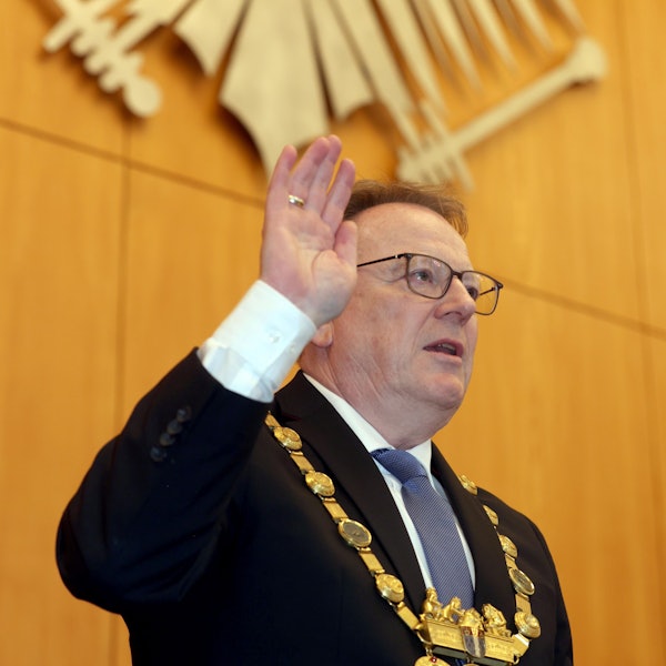 Bei seinem Amtseid trug Torsten Burmester die goldene Amtskette.
