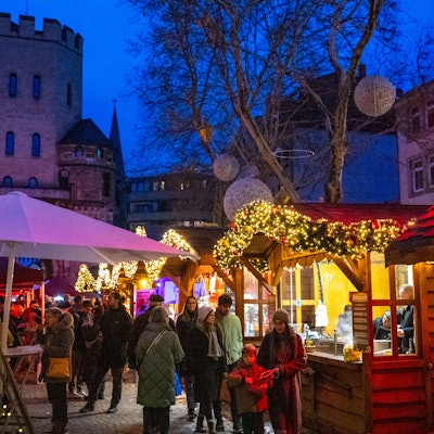 Der Weihnachtsmarkt auf dem Chlodwigplatz.