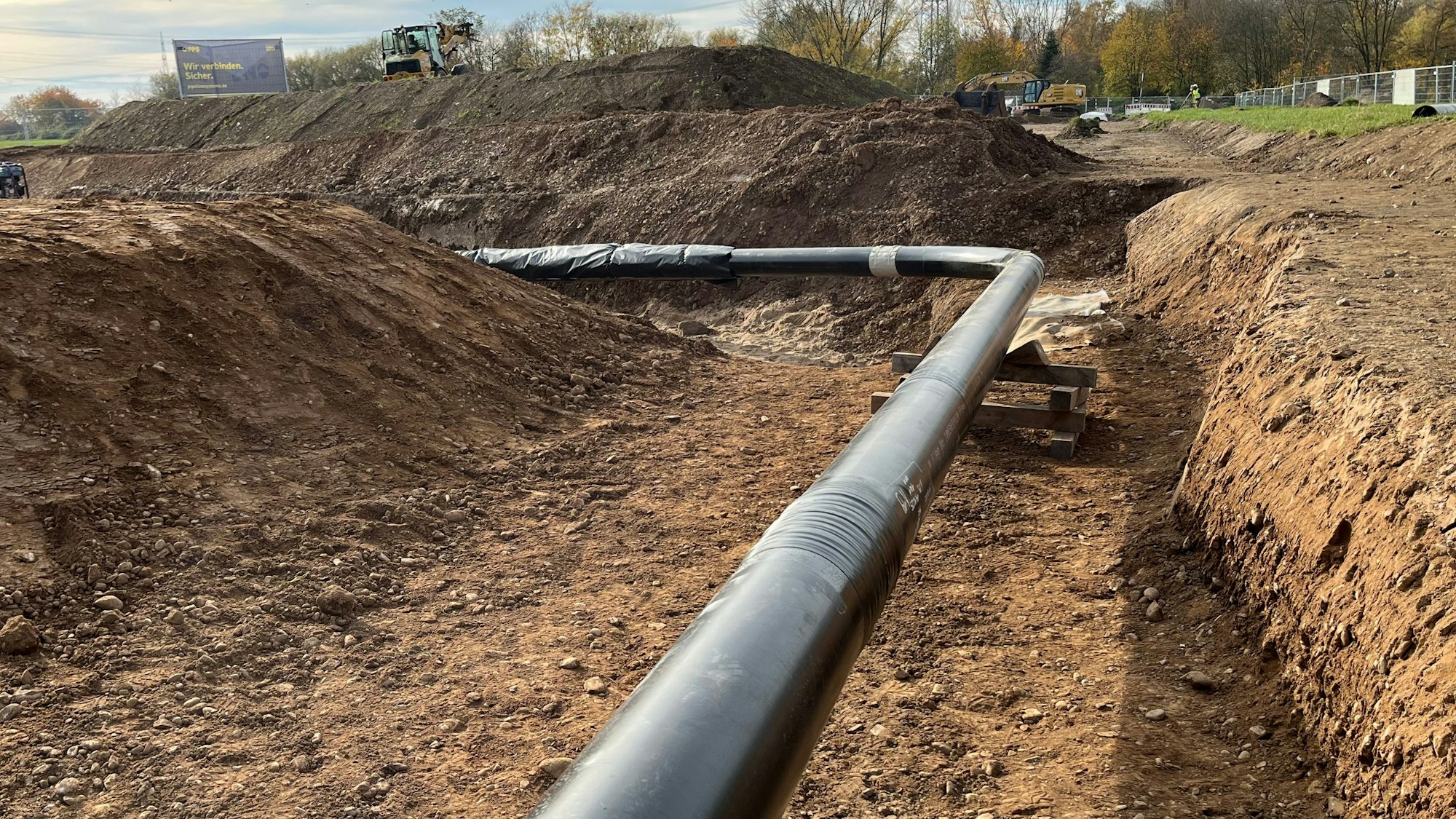 Das Bild zeigt eine Pipeline.