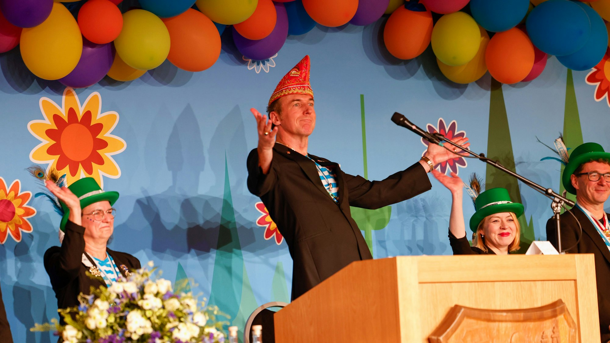 Walter F. Passmann wird die Sitzung moderieren.