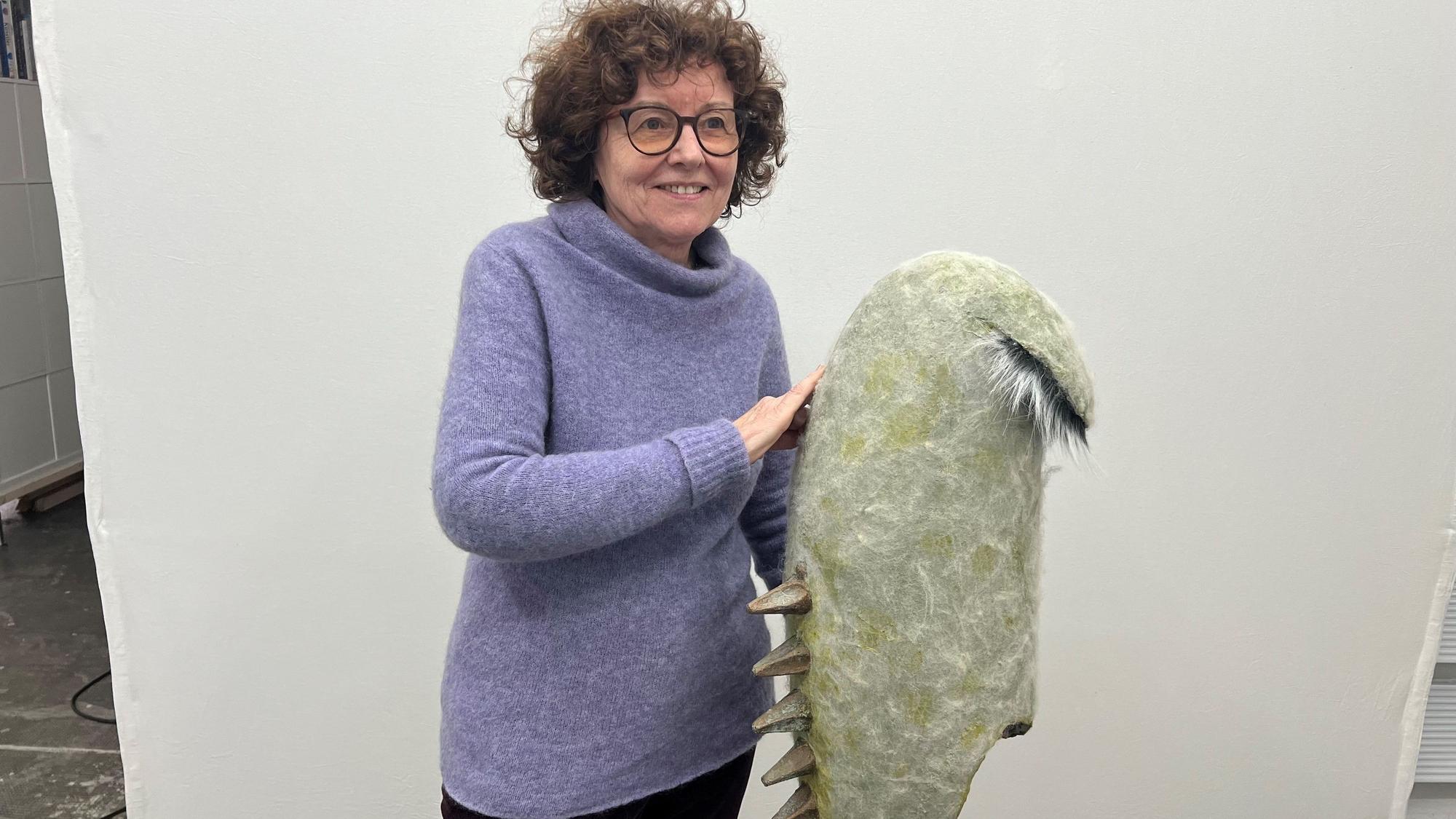 Brigitte Mekelburg paart bei ihren Arbeiten handwerkliche Präzision und Lustvoll-Spielerisches.
