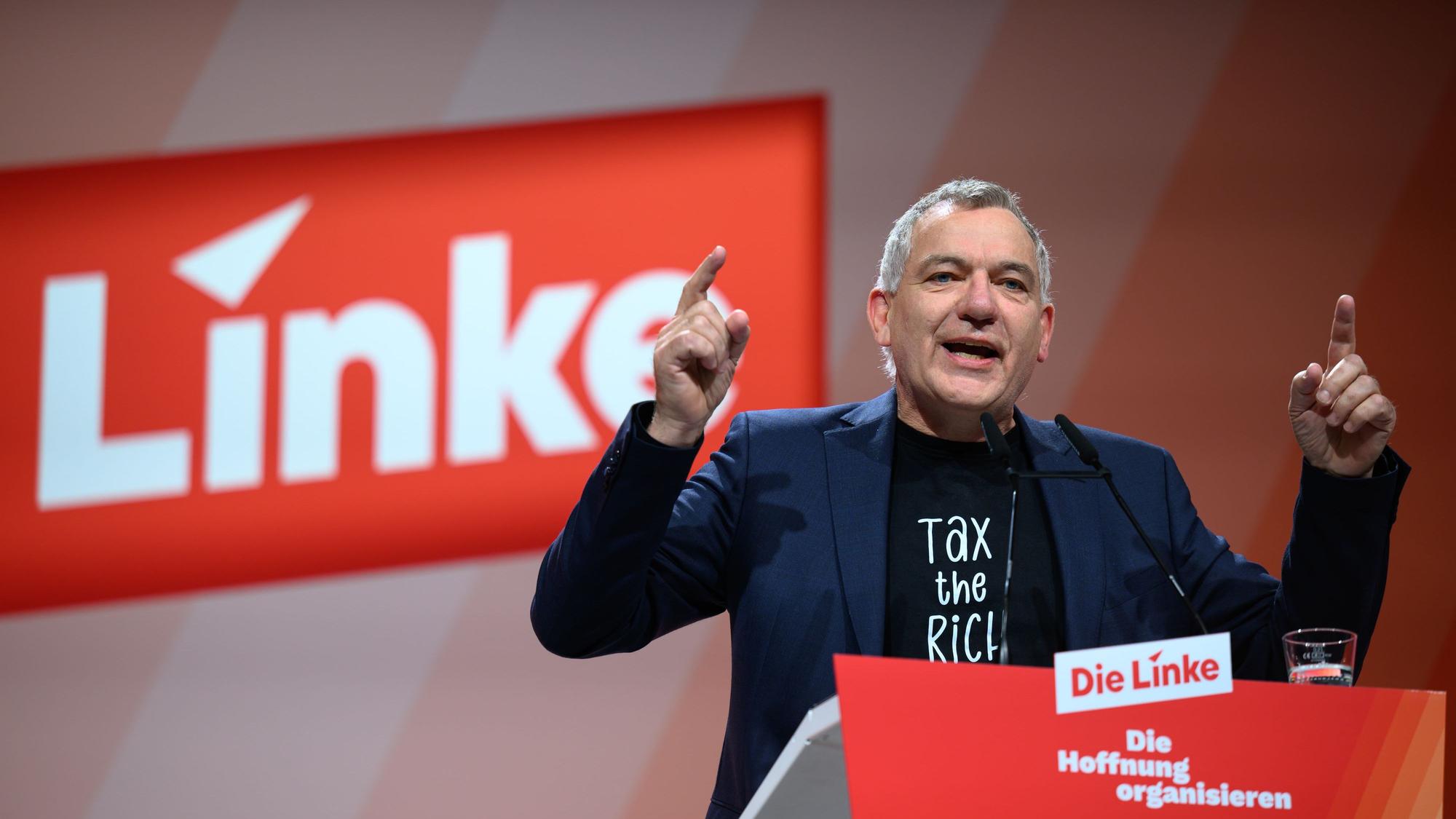 Jan van Aken, Parteivorsitzender Die Linke, spricht auf dem Bundesparteitag der Partei (Archivbild).