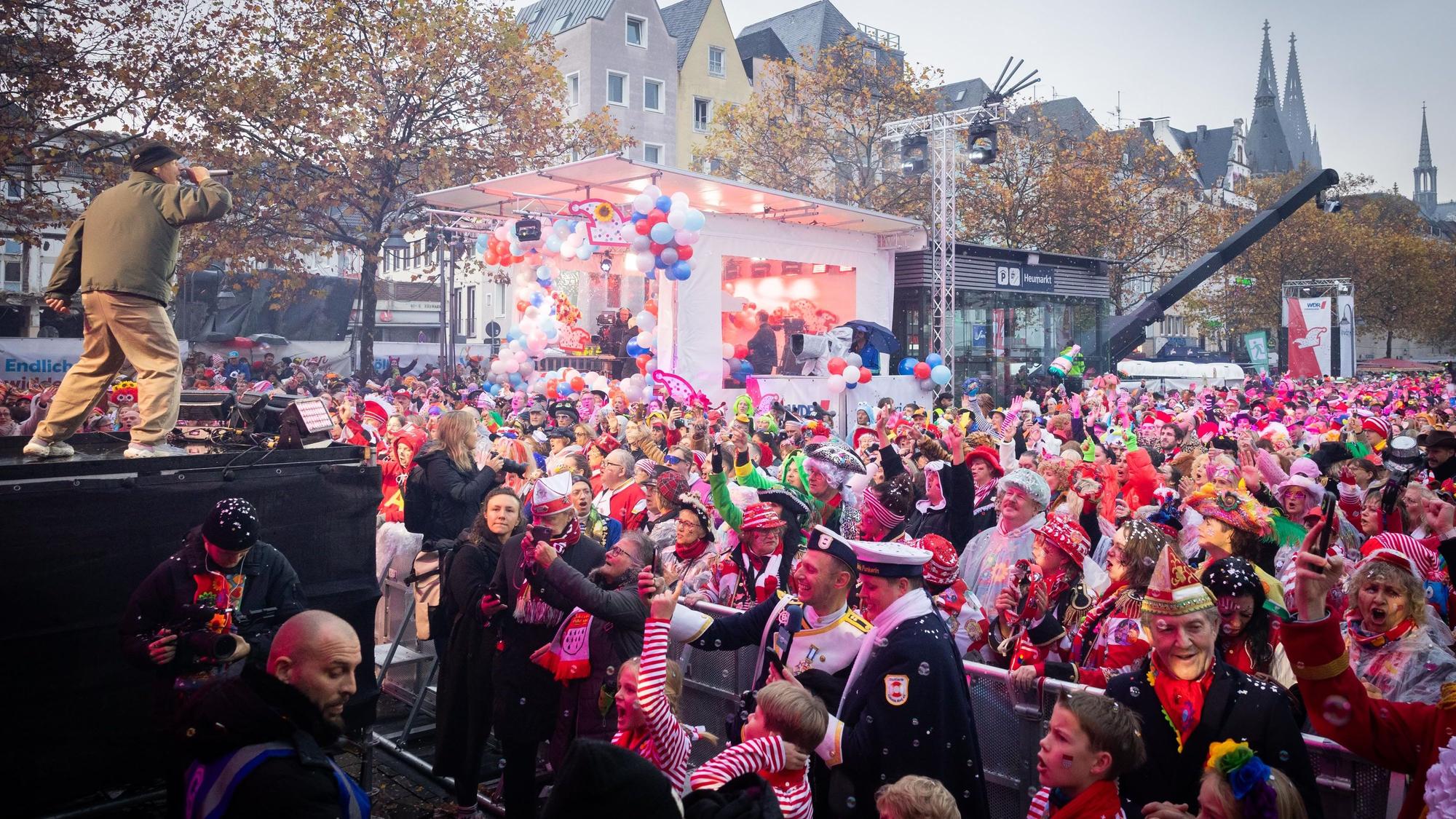 Der Sessionsstart auf dem Heumarkt 2024.