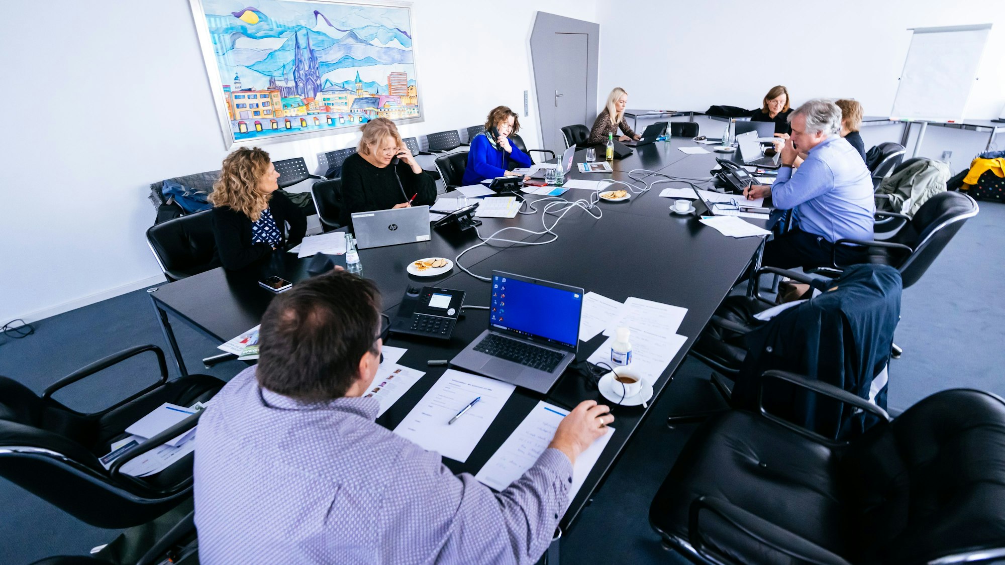 Mit interessanten Fragen melden sich die Leserinnen und Leser bei der Altenhilfe-Telefonaktion.