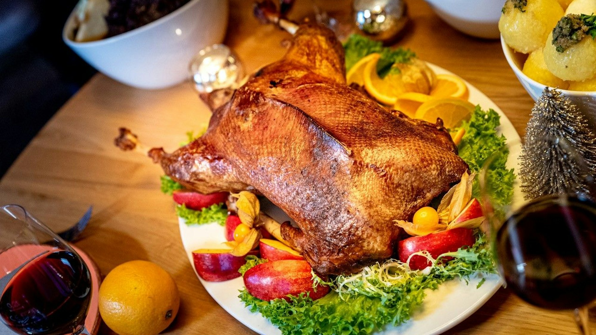 In der „auszeit“ werden knusprige Gänsebraten von Oktober bis zum Jahresende serviert.