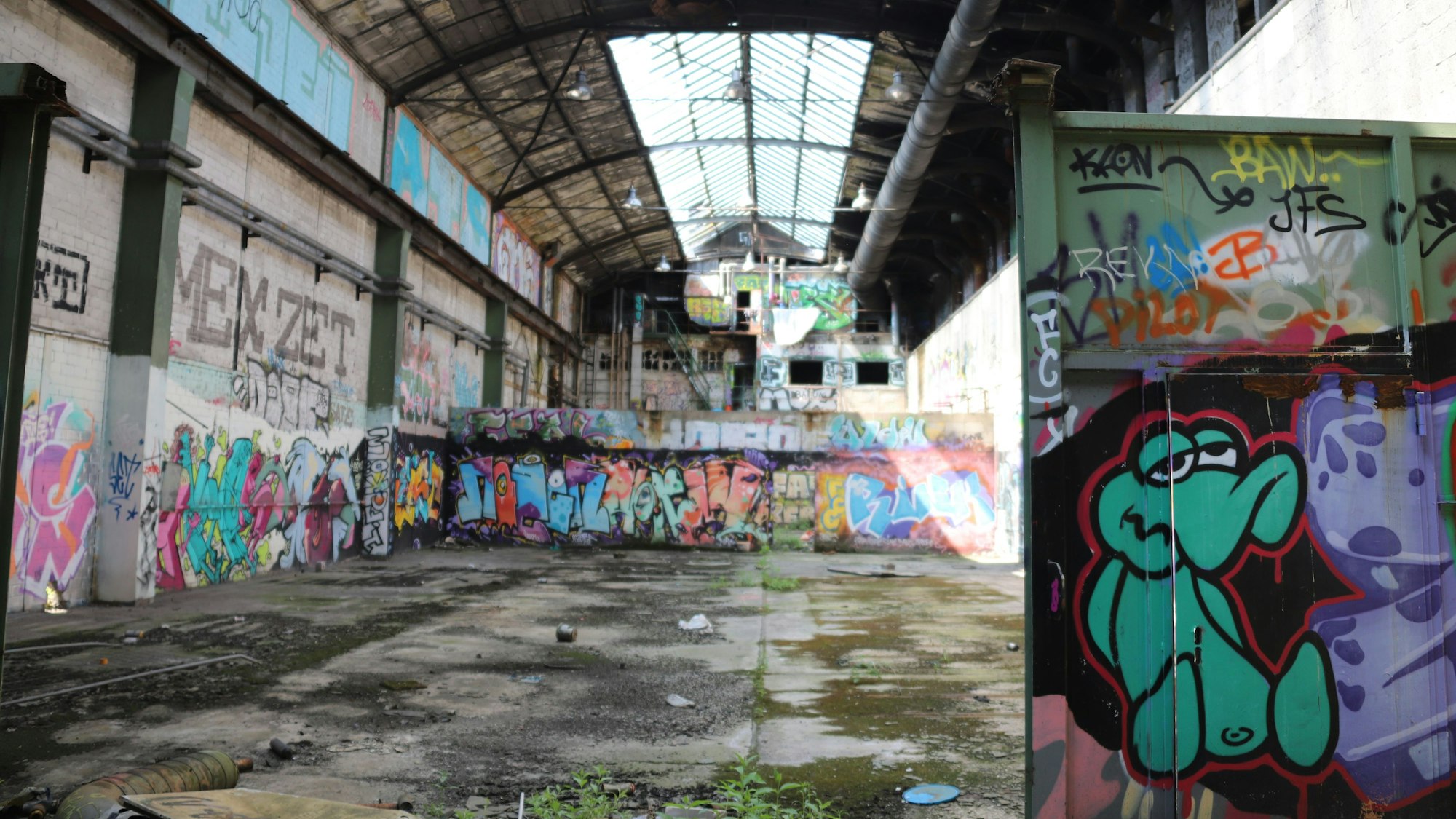 Ein Blick ins Innere einer der früheren Produktionshallen.