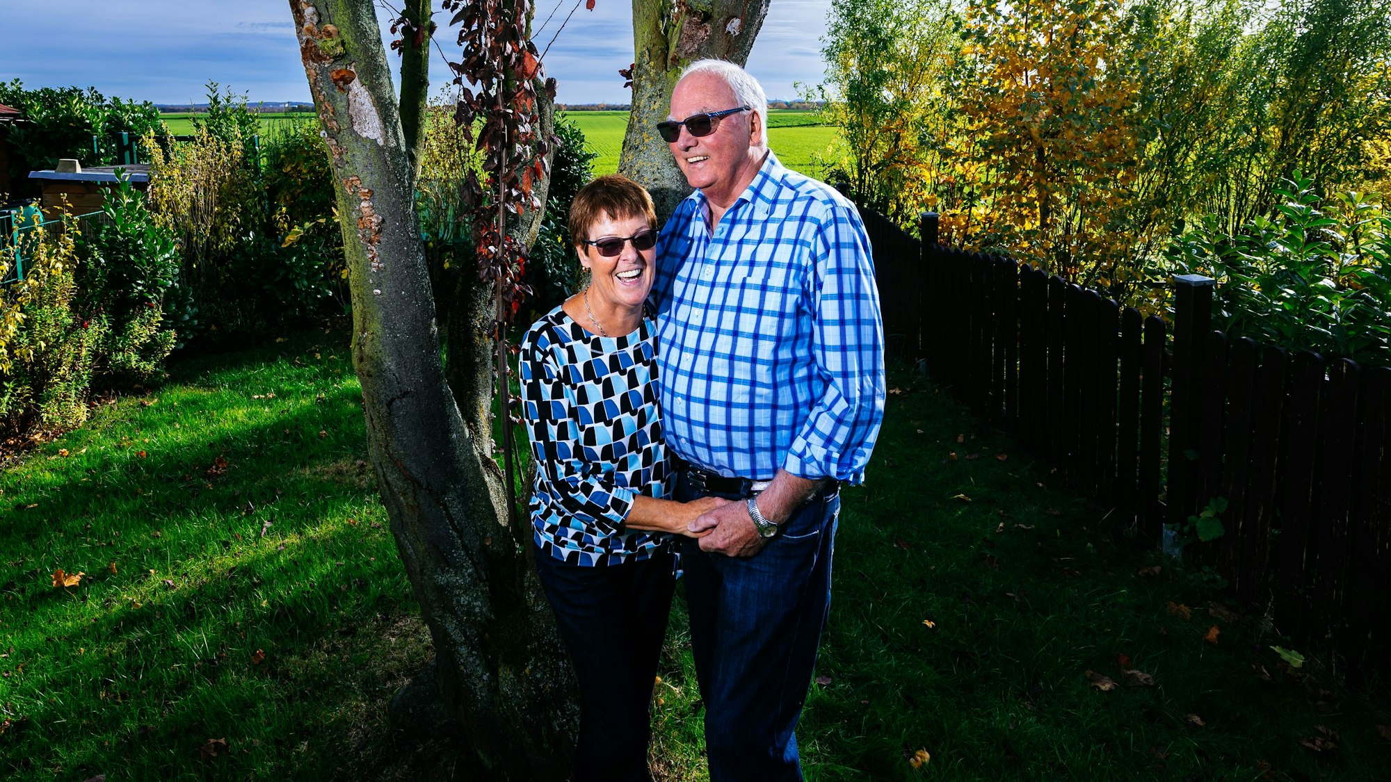 Ein Bild für die Ewigkeit: Klara und Dieter Winterhoff in ihrem Garten.