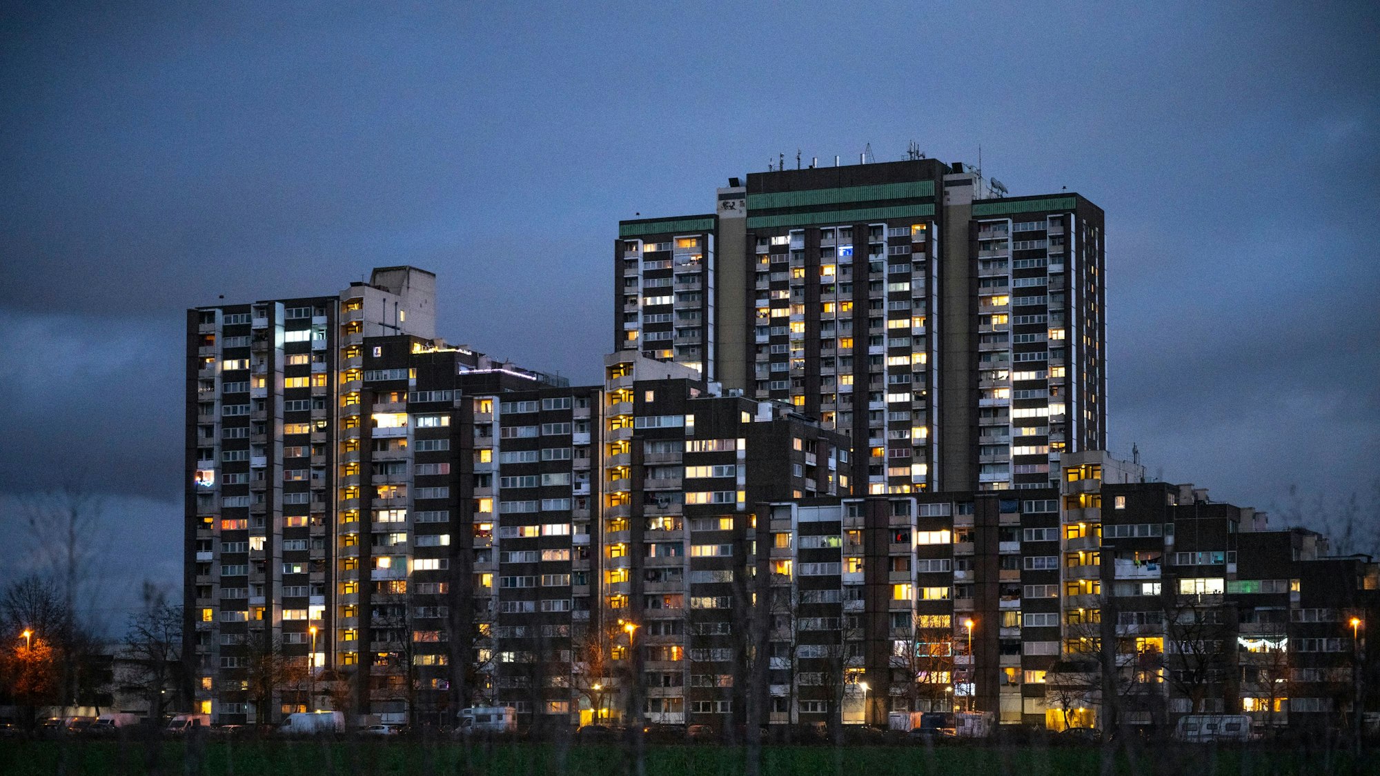 Hochhäuser der Siedlung Kölnberg im Ortsteil Meschenich.(Symbolbild)