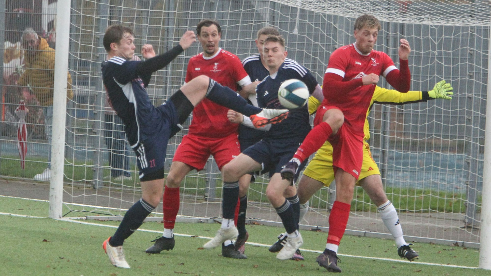 Ben Oberscheid (links)