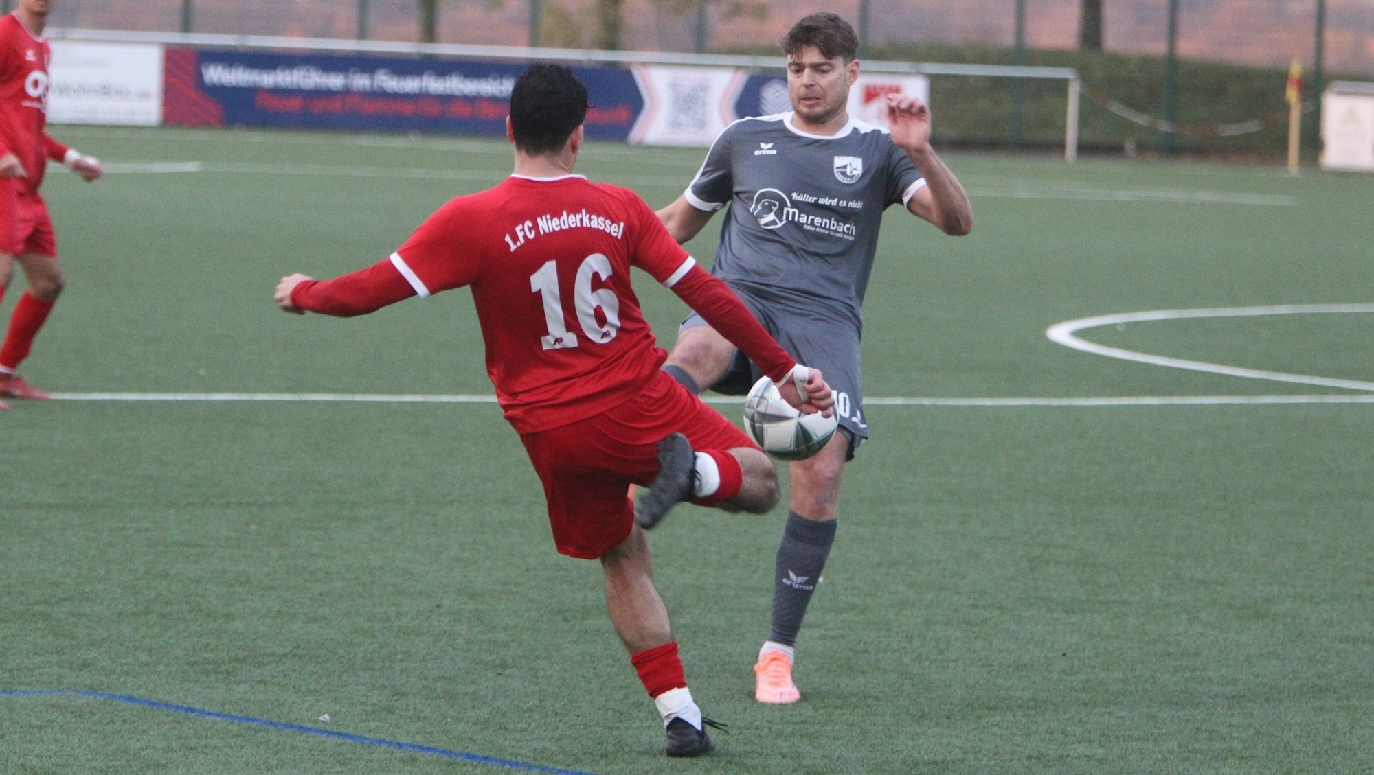 Nikolas Klosterhalfen (rechts)