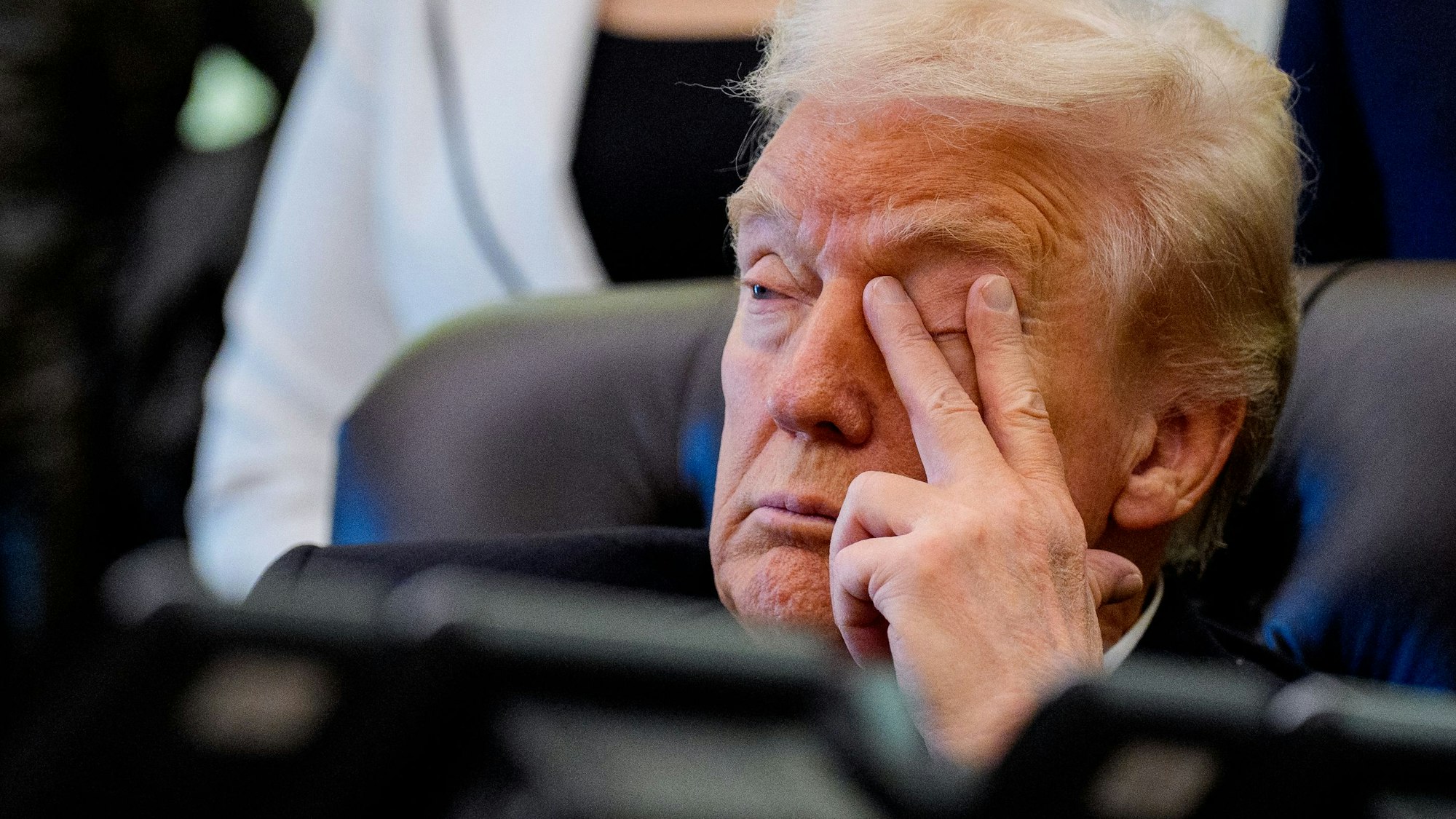 Müde Augen: Donald Trump muss sich nach einem schläfrigen Auftritt im Weißen Haus einigen Spott gefallen lassen. (Archivbild)