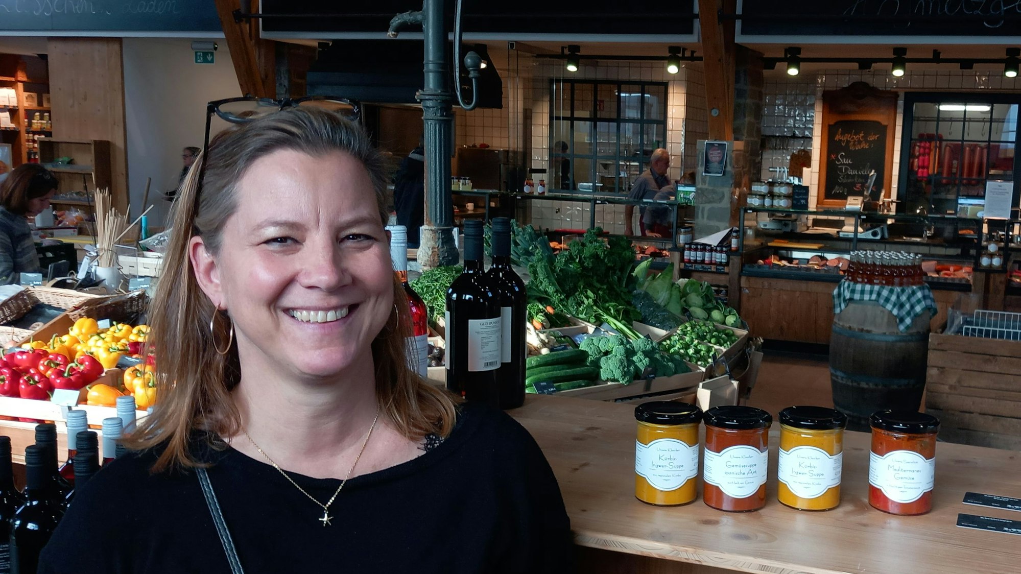 Béatrice Schneider erklärt der Rundschau die Umwandlung der Marktscheune in Berkum.