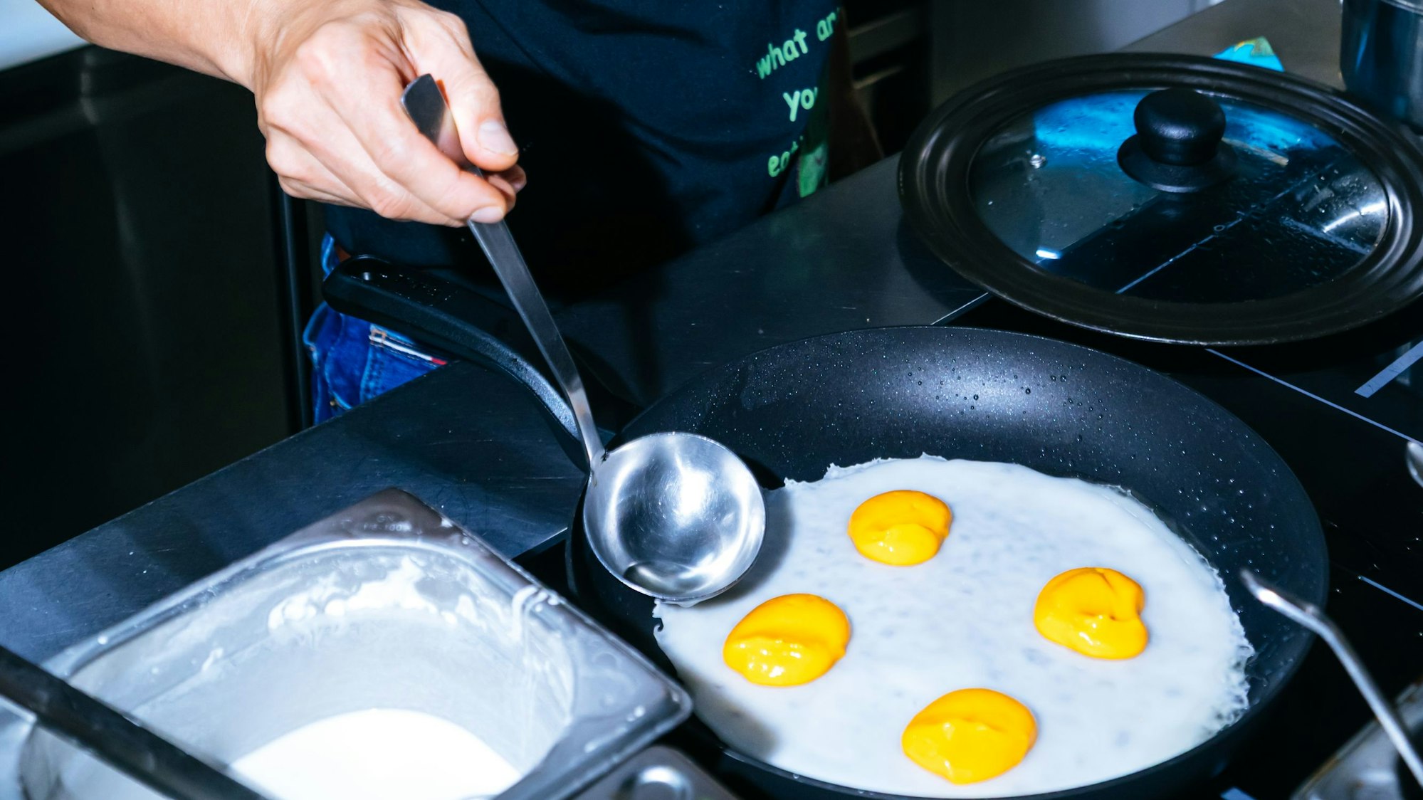 Auch Spiegeleier sind im „Well Being“ vegan - mit einem Kleks Süßkartoffelpüree als Dotter.