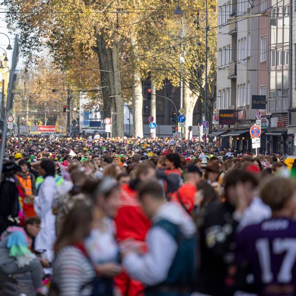 Die Eingänge zur Zülpicher Straße mussten am Elften Elften zwischenzeitlich geschlossen werden.