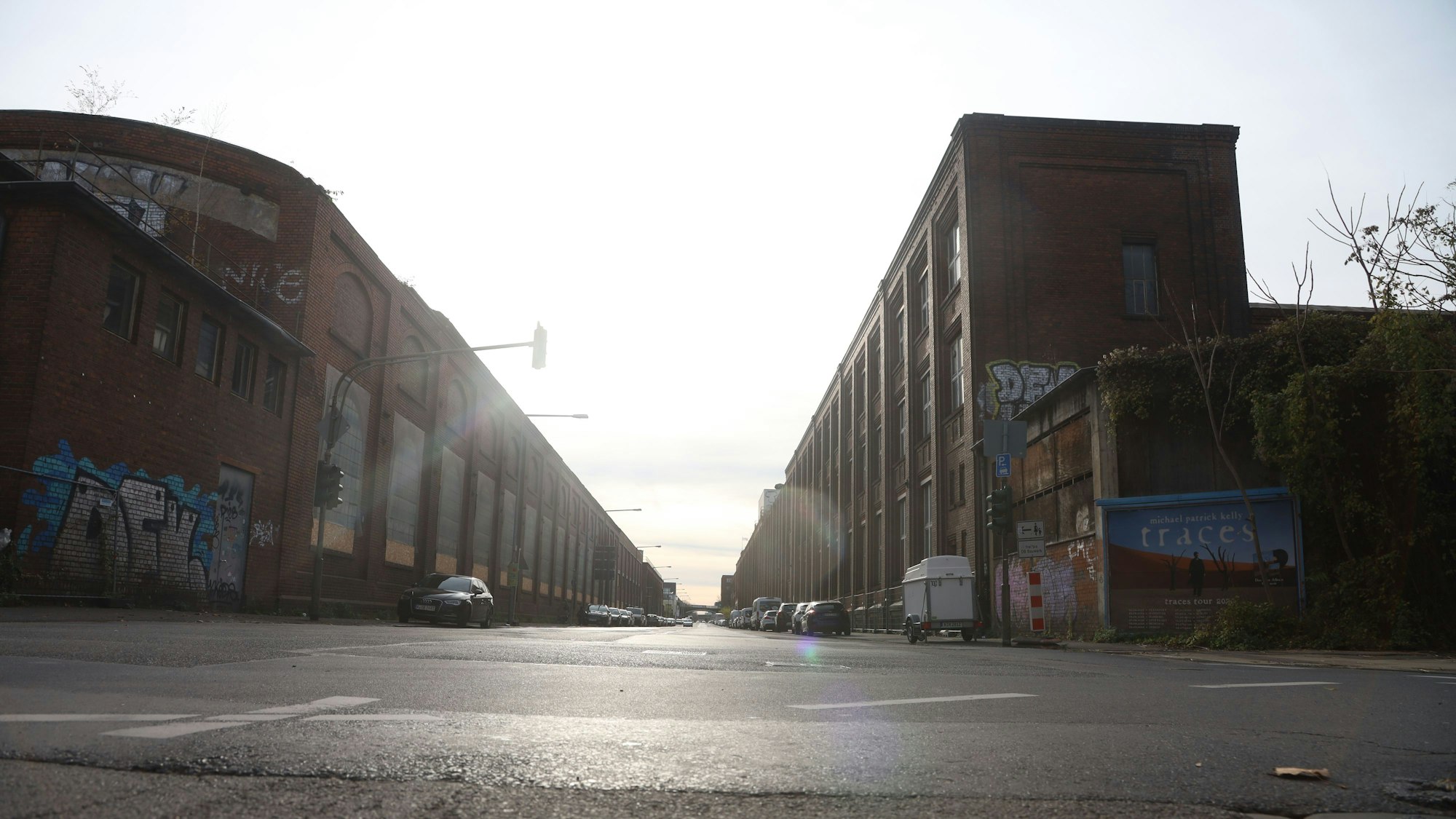 12.11.2025, Köln: Die Gebäude an der Deutz-Mülheimer-Straße von Hausnummer 147, 149, 151 und 153 gehören der Stadt. Hier ensteht unter anderem das Otto-Langen-Quartier. Gelände an der Foto: Arton Krasniqi