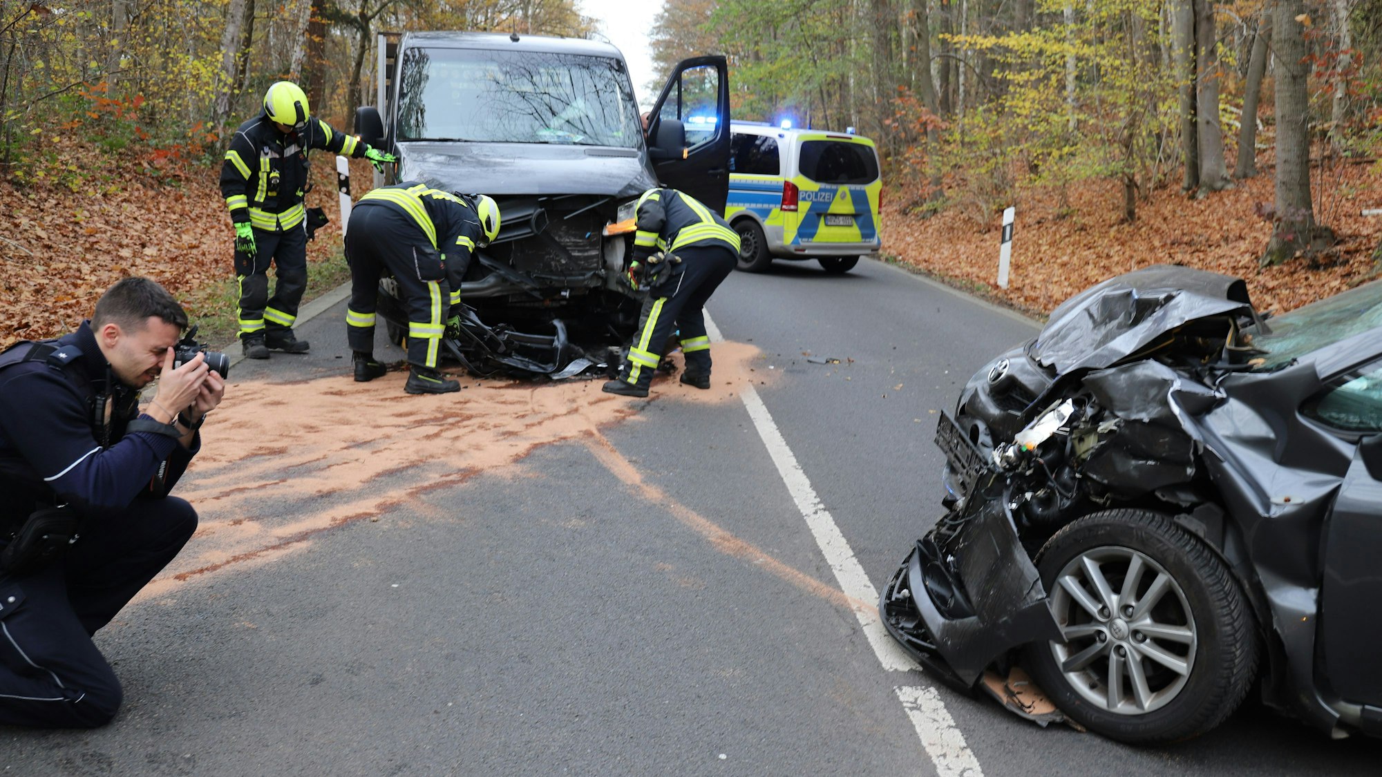 Bei einem Unfall auf dem Mauspfad in Troisdorf sind zwei Menschen verletzt worden.