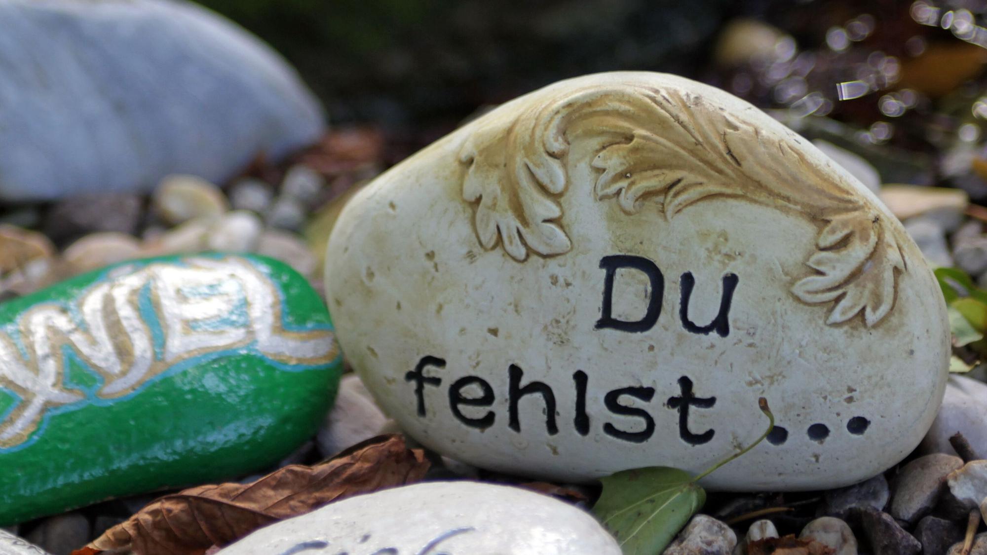 Trauernden Menschen weichen wir laut Dr. Birgit Weihrauch oft aus.