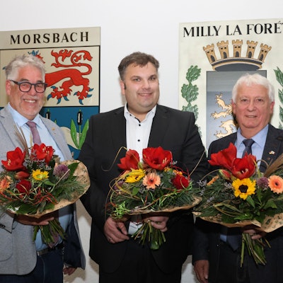 Morsbachs neuer Bürgermeister Jan Schumacher (Mitte, BFM-UBV) mit seinen frisch gewählten Stellvertretern Lothar Schuh (links, CDU) und Reiner Borbones (BFM-UBV).