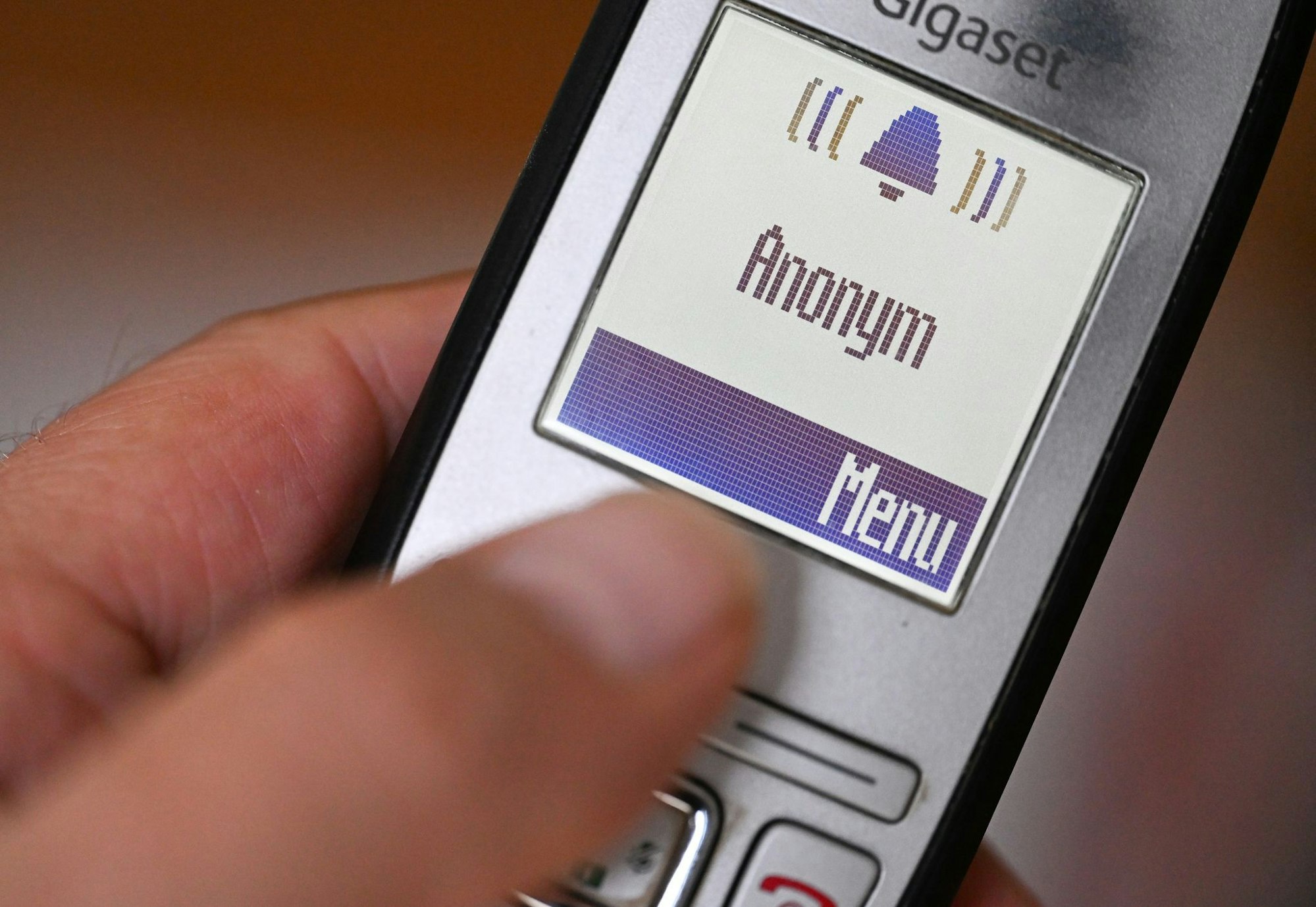 Vorsicht Schockanruf: Mit hohem psychologischen Druck versuchen immer wieder Betrüger am Telefon Geld zu ergaunern. (Symbolbild)