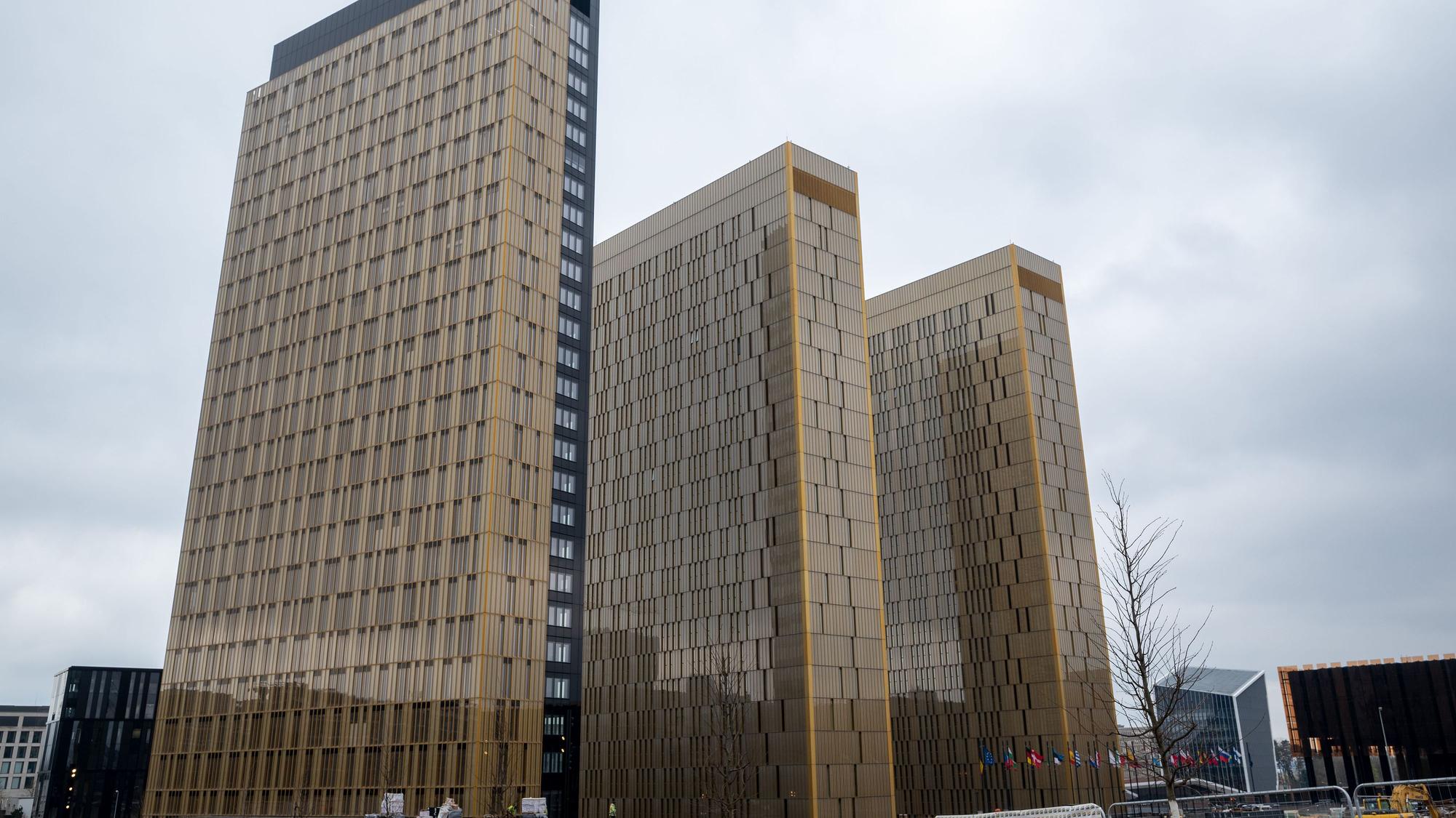 ARCHIV - 01.04.2022, Luxemburg: Das Foto zeigt die Türme des Europäischen Gerichtshofs (EuGH) in Luxemburg. (zu dpa: «Alkoholfreie Getränke dürfen nicht als «Gin» verkauft werden») Foto: Harald Tittel/dpa +++ dpa-Bildfunk +++