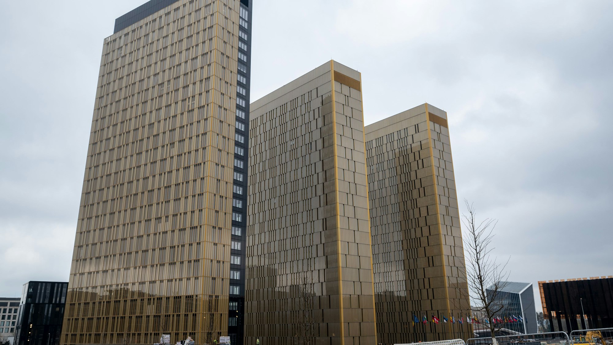 ARCHIV - 01.04.2022, Luxemburg: Das Foto zeigt die Türme des Europäischen Gerichtshofs (EuGH) in Luxemburg. (zu dpa: «Alkoholfreie Getränke dürfen nicht als «Gin» verkauft werden») Foto: Harald Tittel/dpa +++ dpa-Bildfunk +++