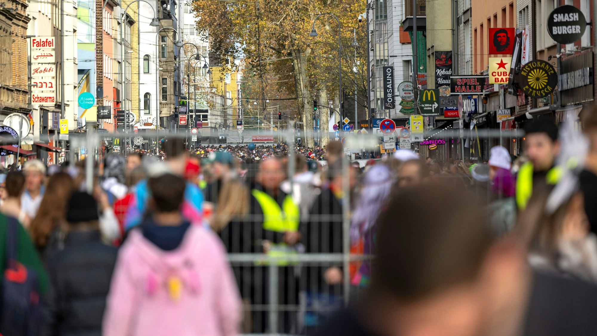 Die Zülpicher Straße am Elften Elften.