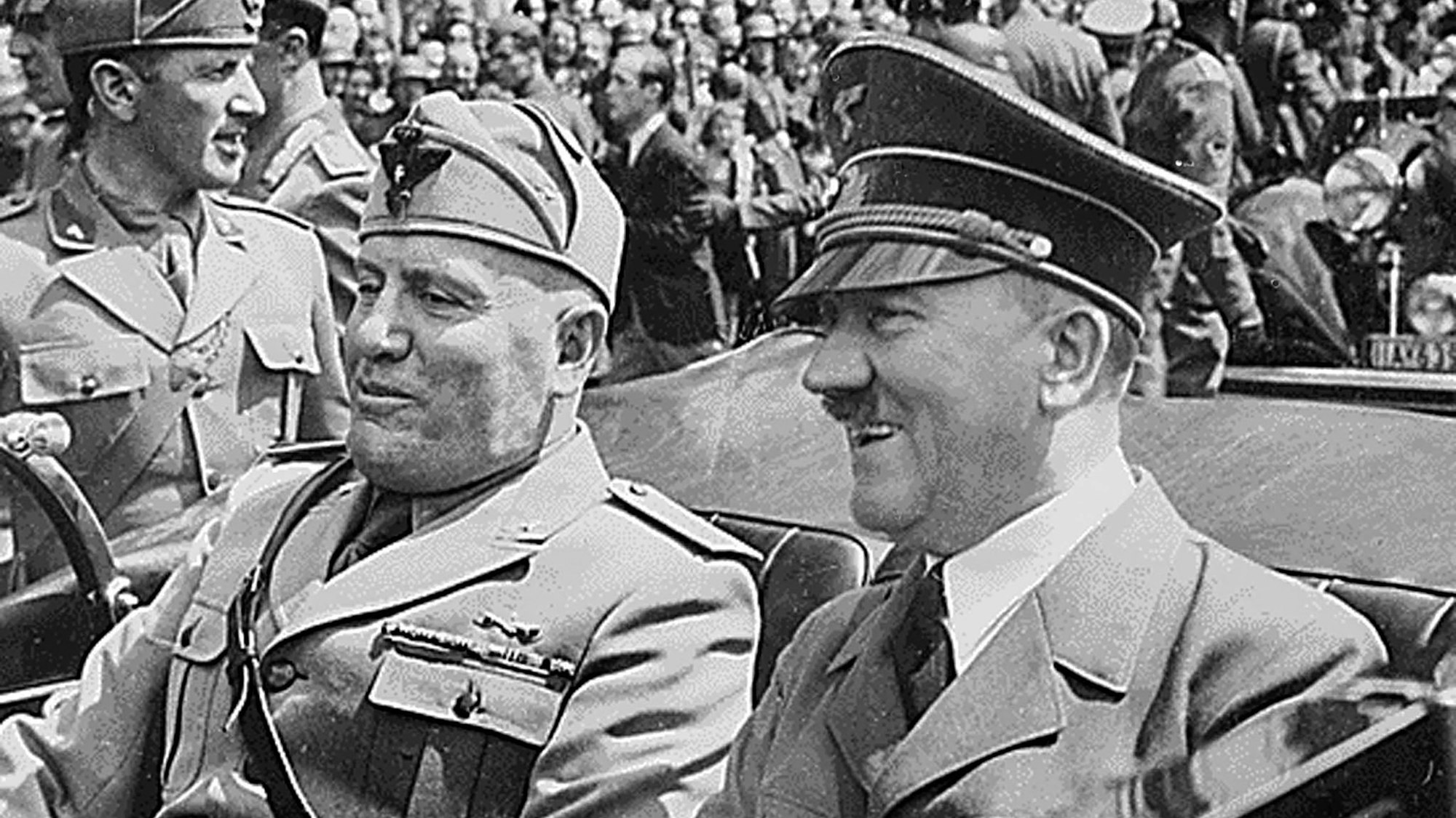 Adolf Hitler (r.) zusammen mit dem italienischen Diktator Benito Mussolini 1940 in München.
