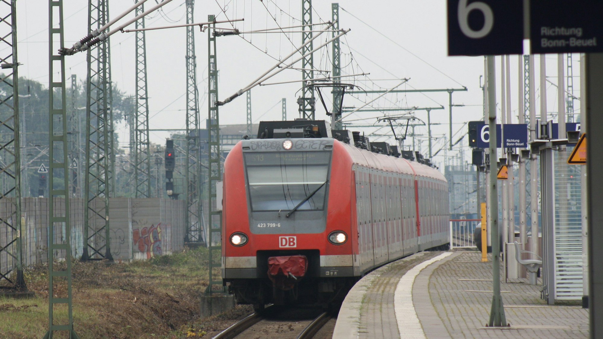 Symbolbild S-Bahn S13 Bahnhof Troisdorf