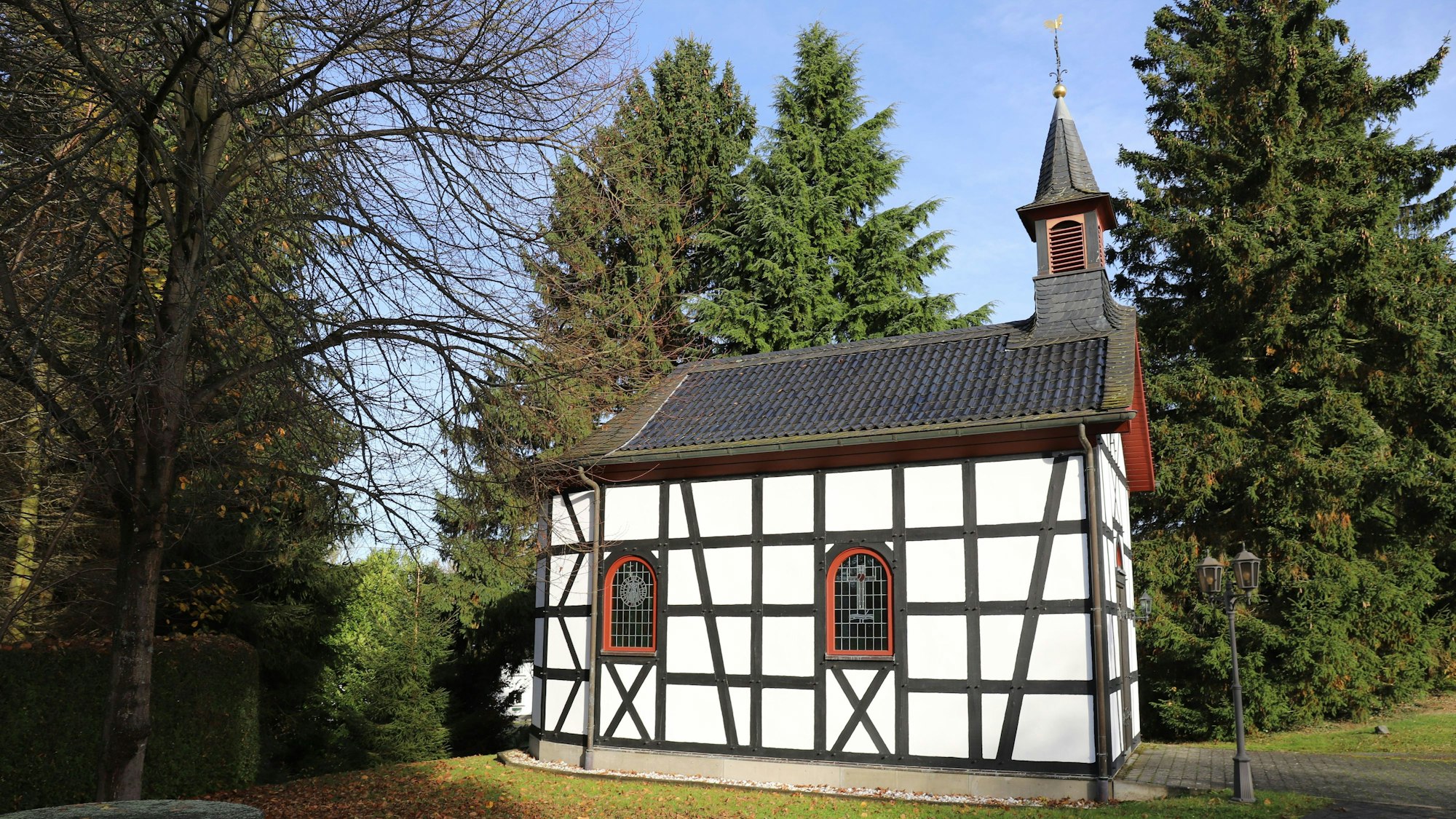 Der Verein hatte sich 2000 gegründet, um die Kapelle an Stelle der alten neu zu errichten.