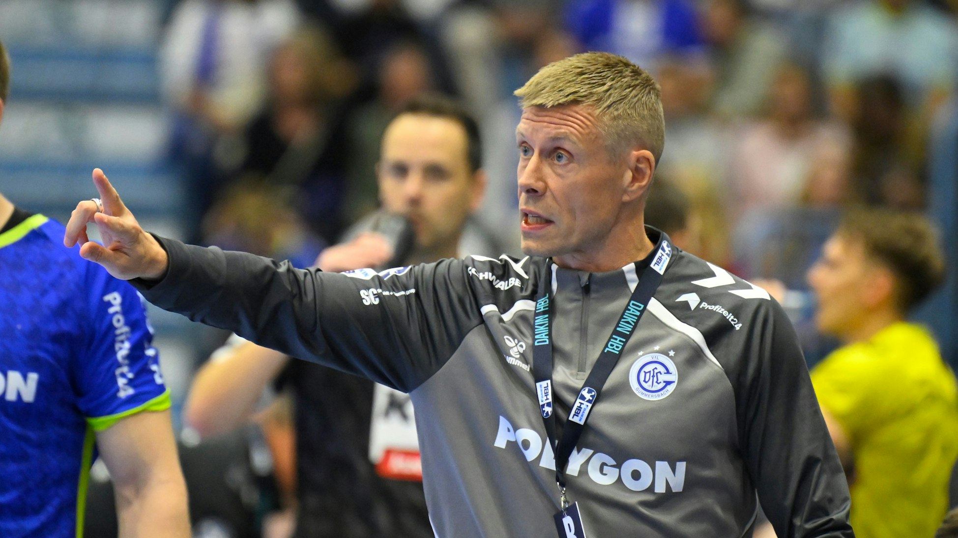 VfL-Trainer Gudjon Valur Sigurdsson.