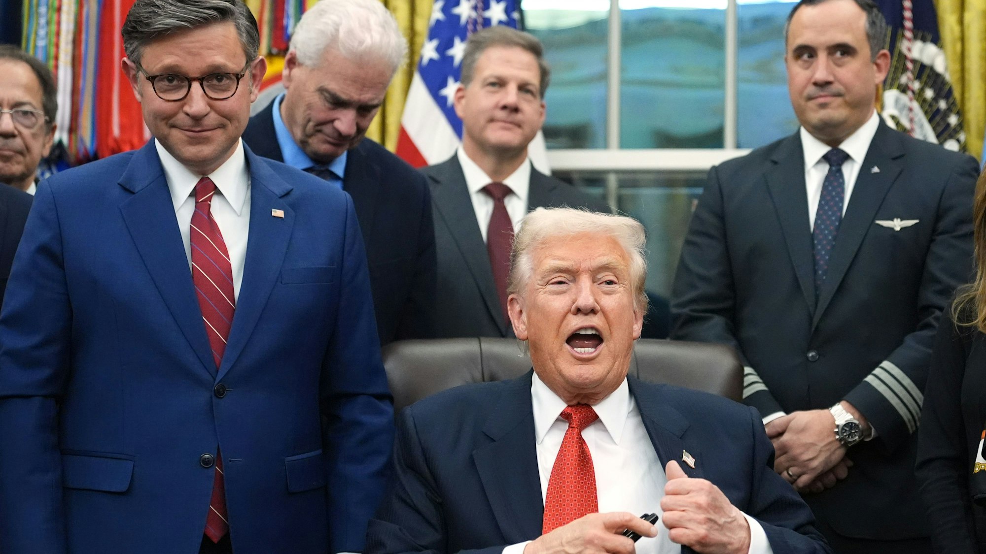 Washington: US-Präsident Donald Trump spricht am Mittwoch (12. November) nach der Unterzeichnung eines Gesetzespakets zum Ende des wochenlangen Teilstillstands der US-Regierungsgeschäfte.