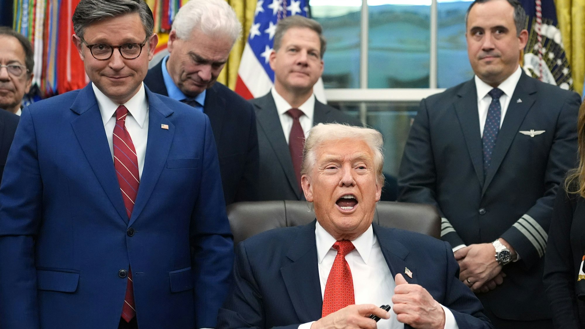 Washington: US-Präsident Donald Trump spricht am Mittwoch (12. November) nach der Unterzeichnung eines Gesetzespakets zum Ende des wochenlangen Teilstillstands der US-Regierungsgeschäfte.