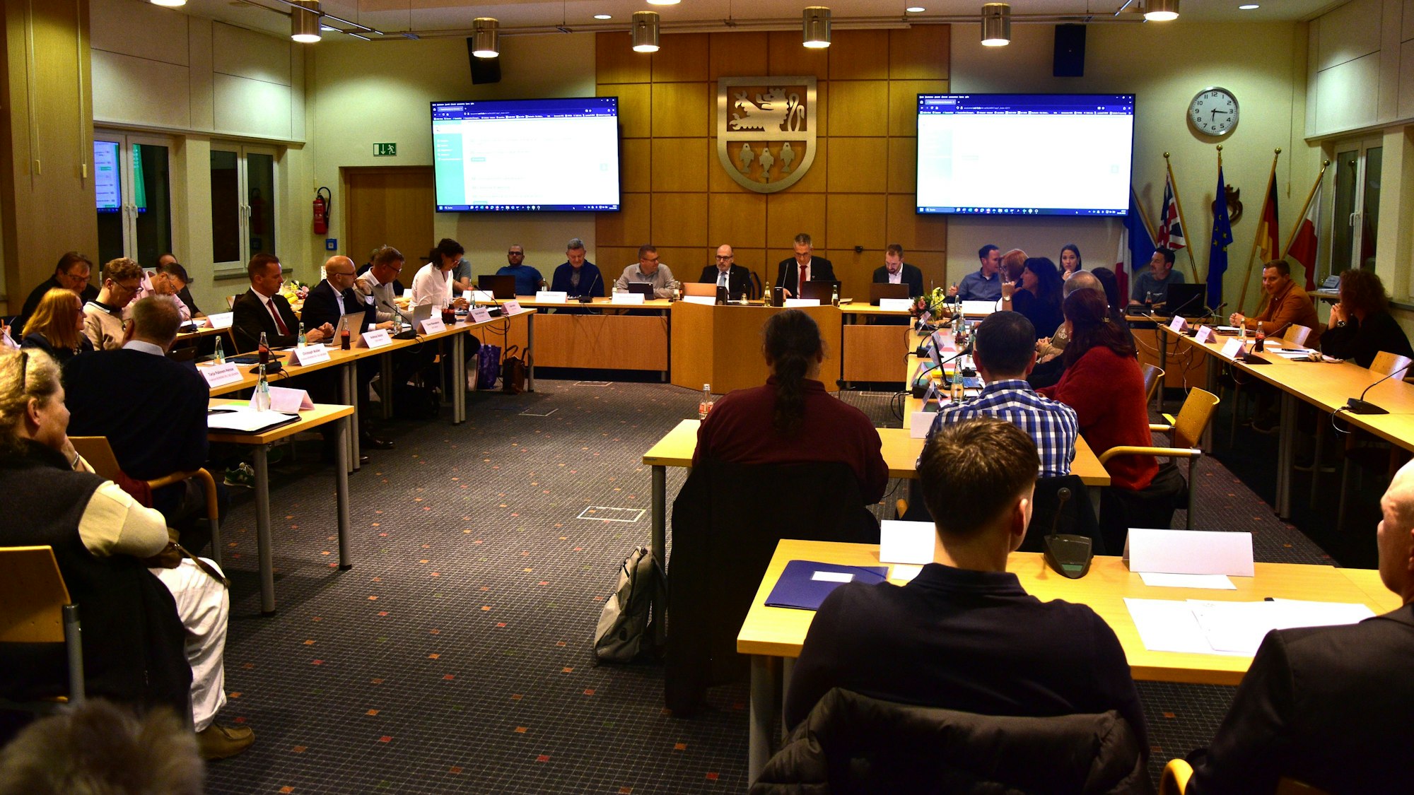 Voller Saal, nur zwei Leute von 36 fehlen.