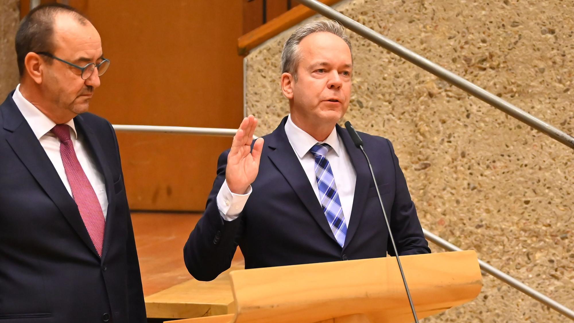 Der neue Landrat Klaus Grootens wurde vereidigt.