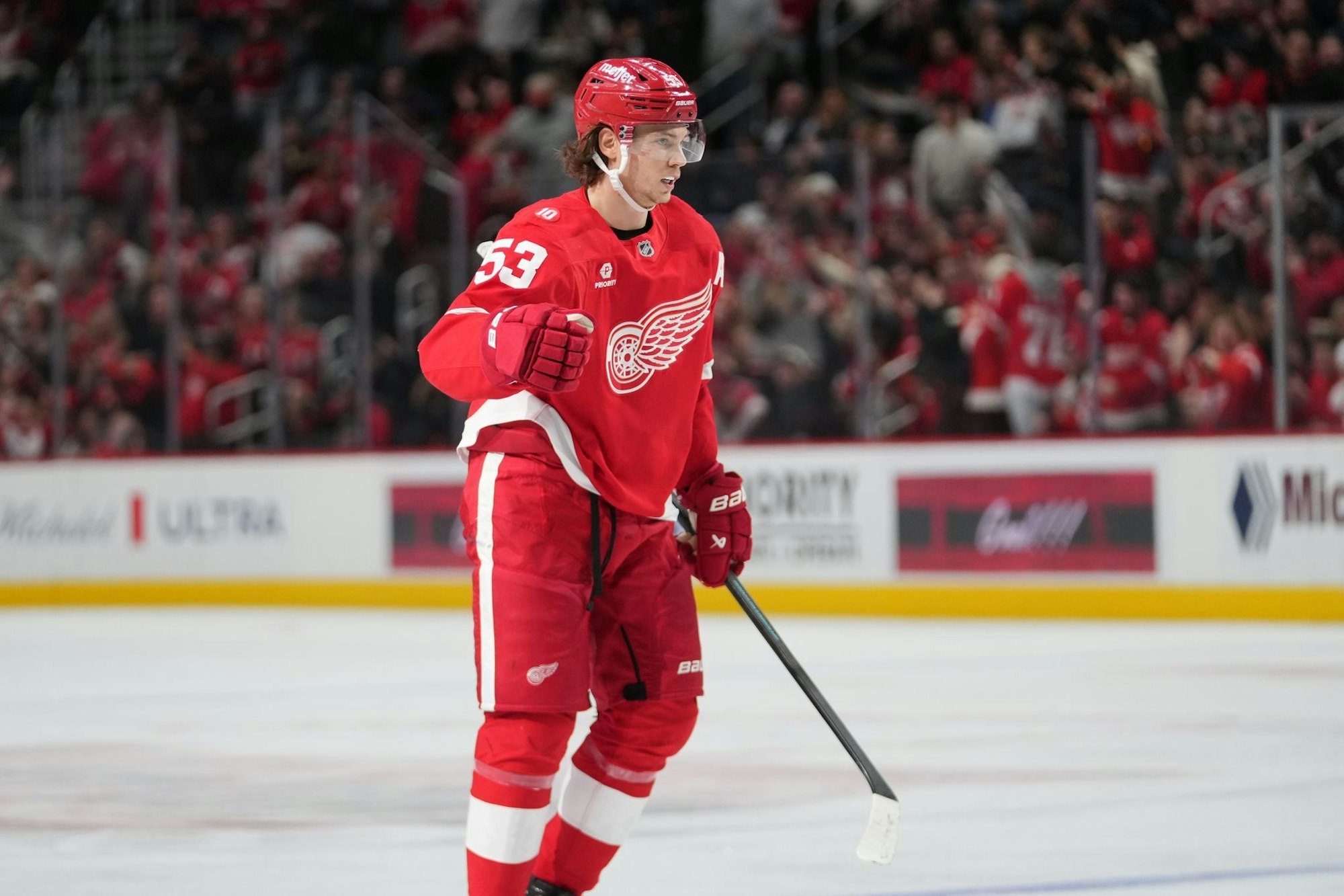Moritz Seider war mit einem Tor und einer Vorlage beim Heimsieg der Detroit Red Wings beteiligt.