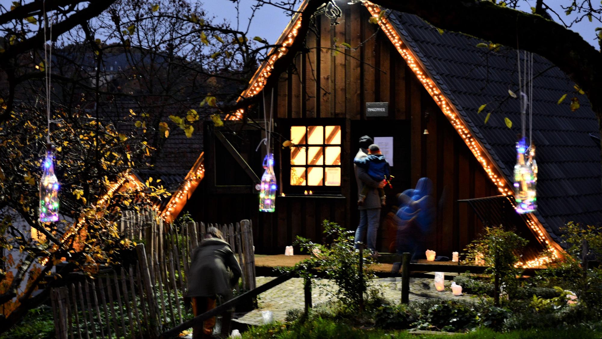 Das Foto zeigt das Bensberger Museum beim Lichterfest