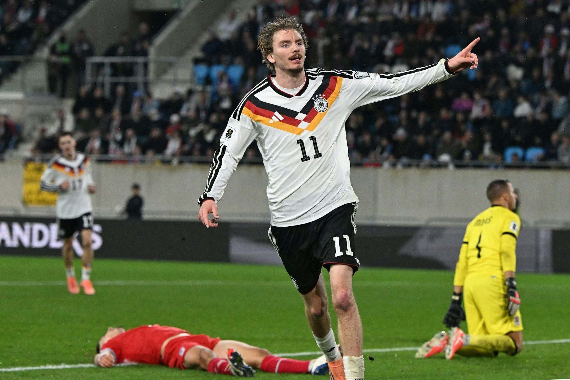 Nick Woltemades Doppelpack rettet die DFB-Elf vor einer Blamage in Luxemburg.